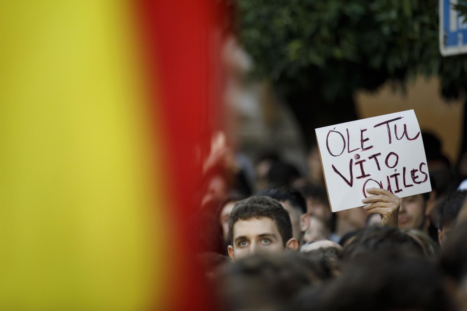 Fotos: Tensión en la Plaza de Derecho de Granada ante la presencia de Vito Quiles
