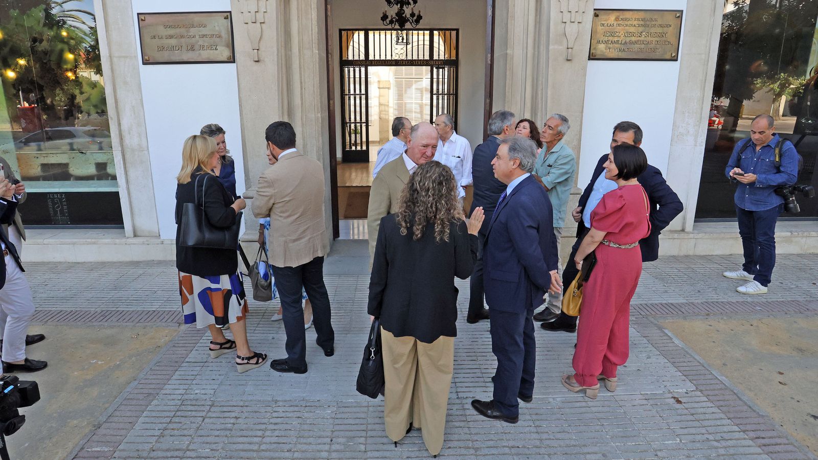 Firma entre La Junta y el sector del vino del plan de futuro para el viñedo en el Consejo Regulador de Jerez