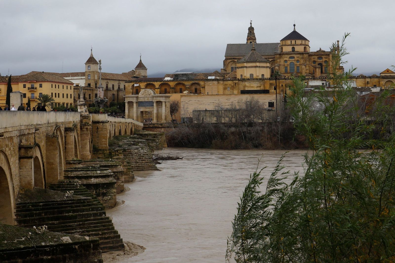 El río Guadalquivir a su paso por Córdoba tras la borrasca Kristin