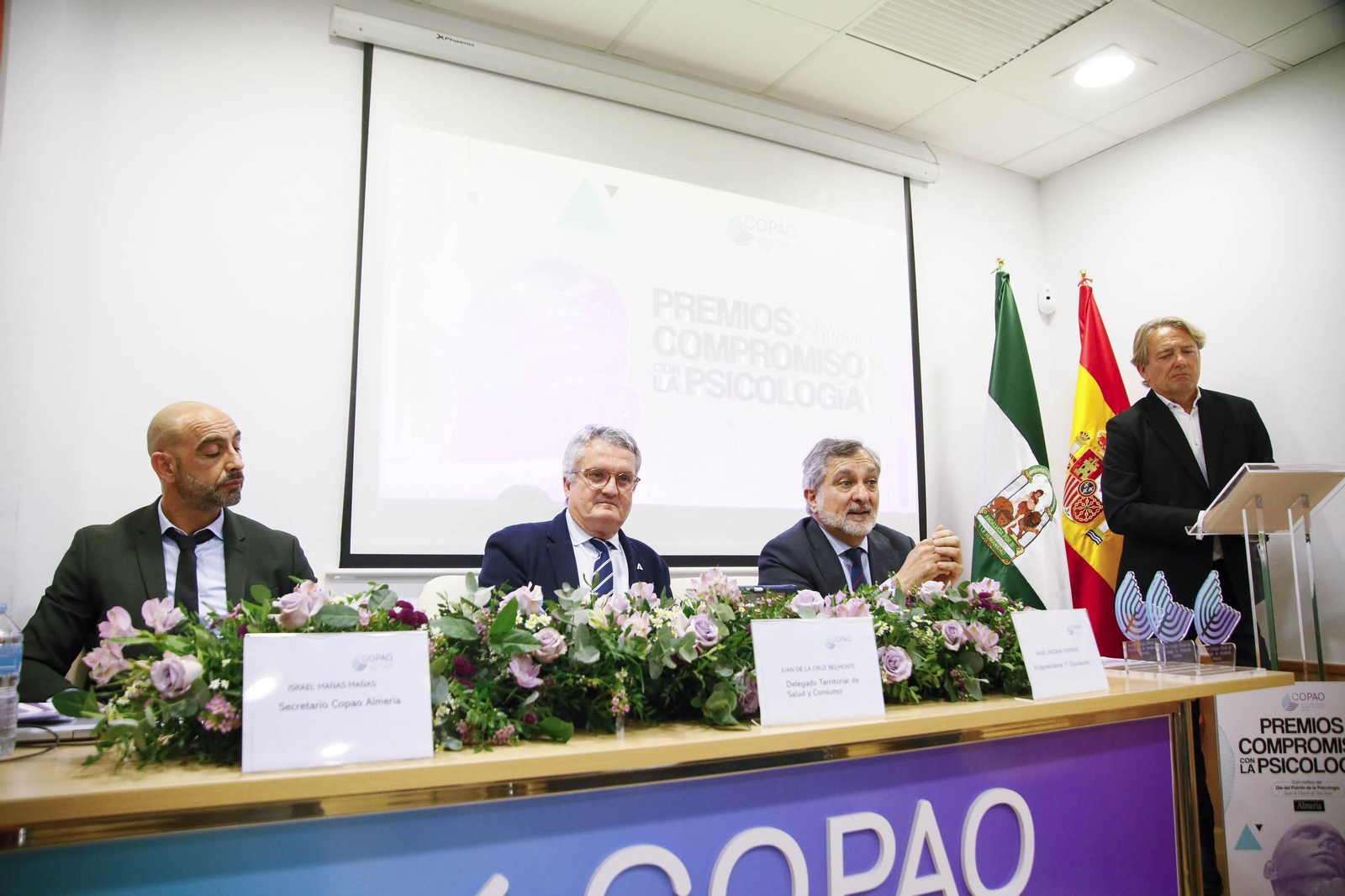 Las imágenes de la entrega de los Premios Compromiso con la Psicología en la sede del COPAO en Almería
