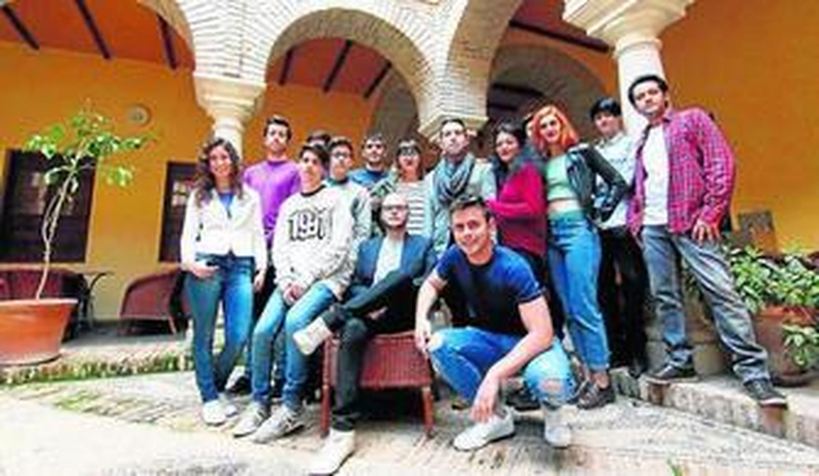 Sereno y su equipo, ayer, antes de la proyección.