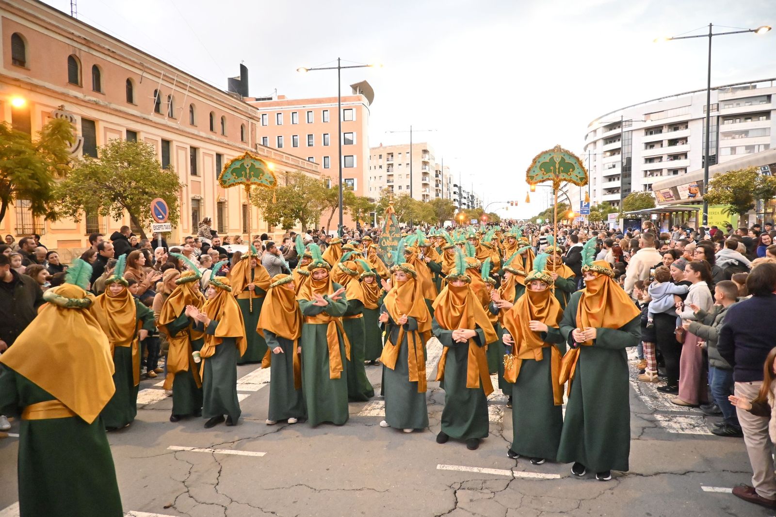 Las mejores fotografías de la llegada de los Reyes Magos a Huelva