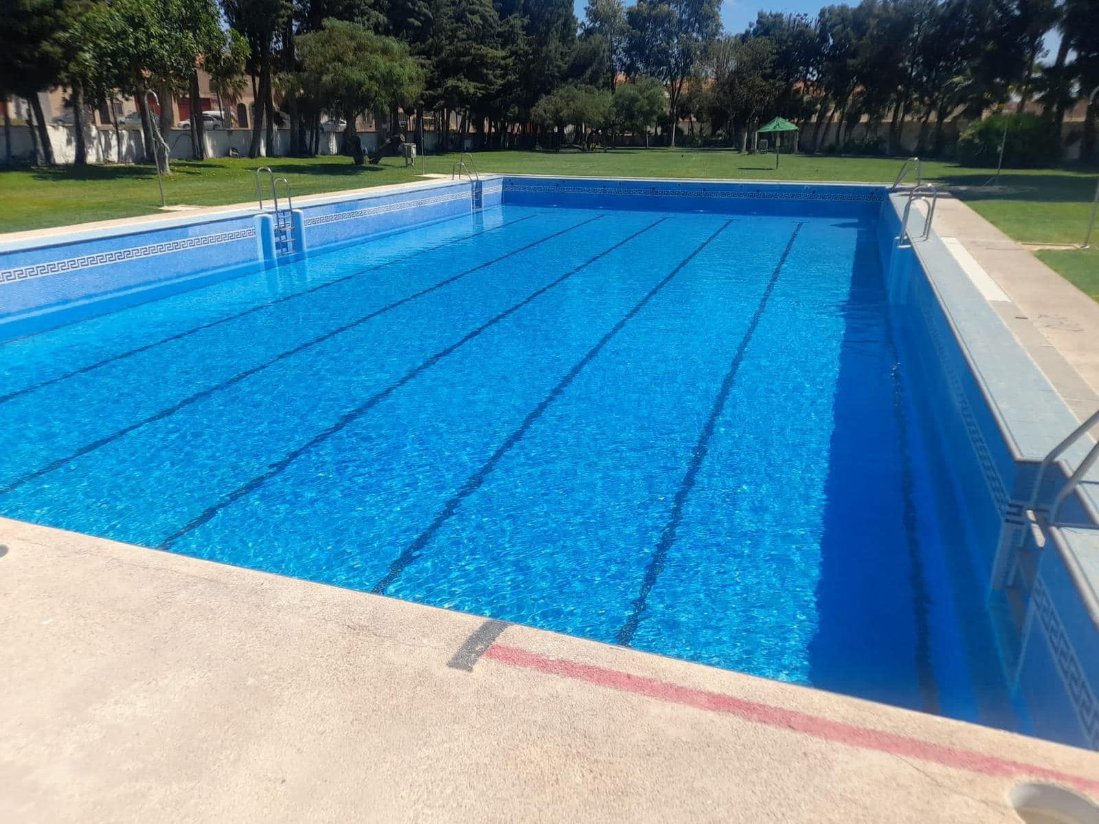 Las piscinas municipales de Níjar abrirán los fines de semana a partir del próximo sábado 11