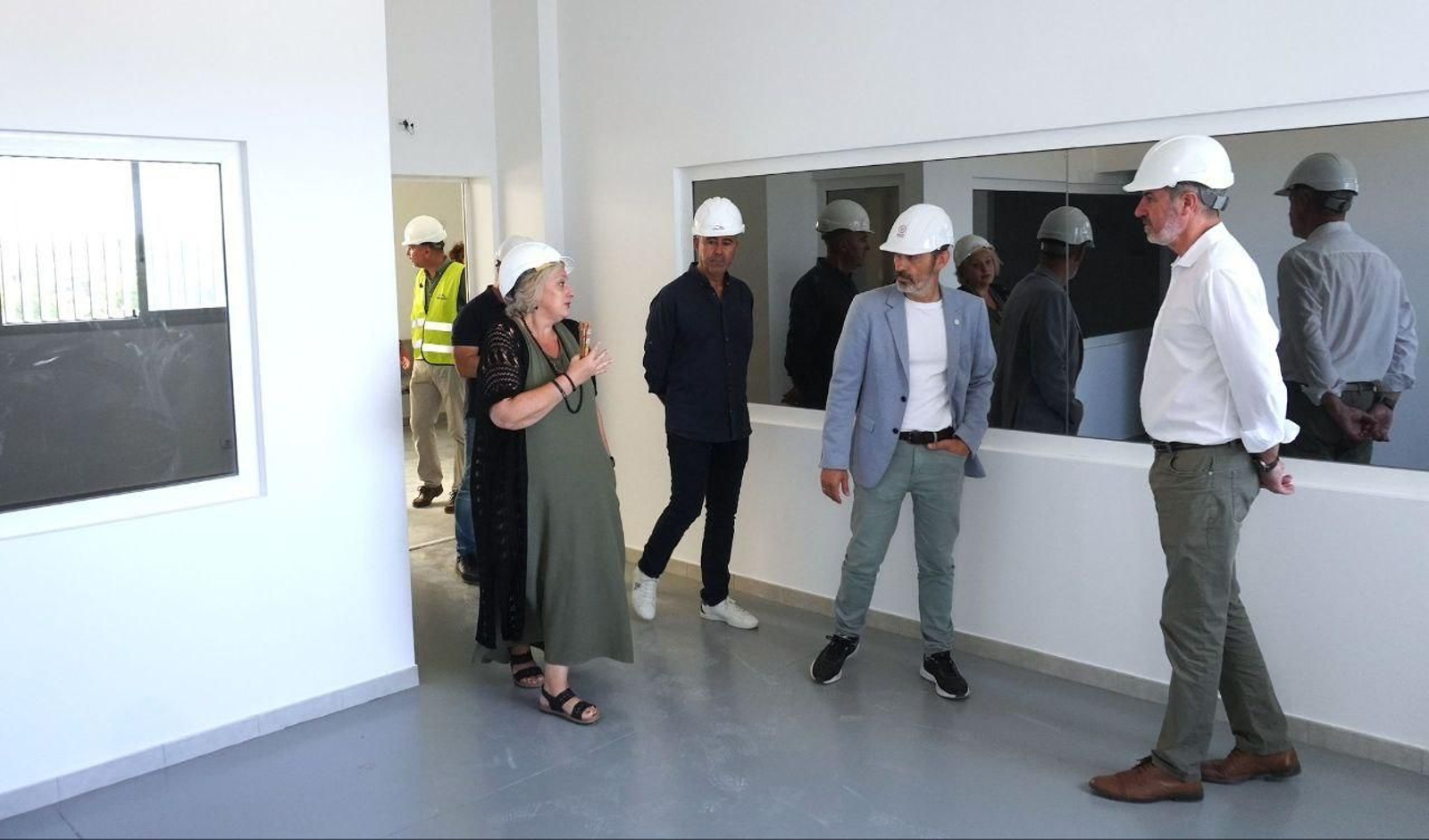 Visita del rector de la Universidad de Huelva a las obras de la Facultad de Enfermería.