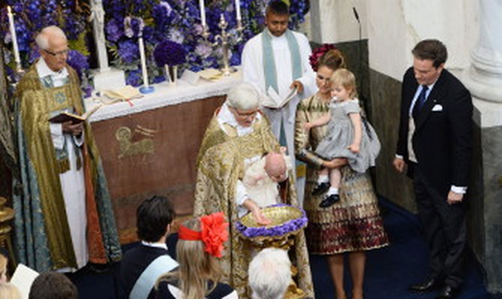 Suecia bautiza al tercer nieto de los reyes