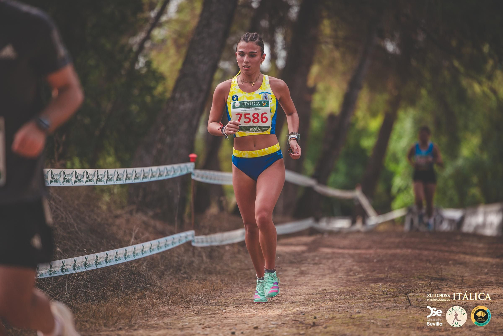 Búscate en las fotos del Cross de Itálica 2025 | 4