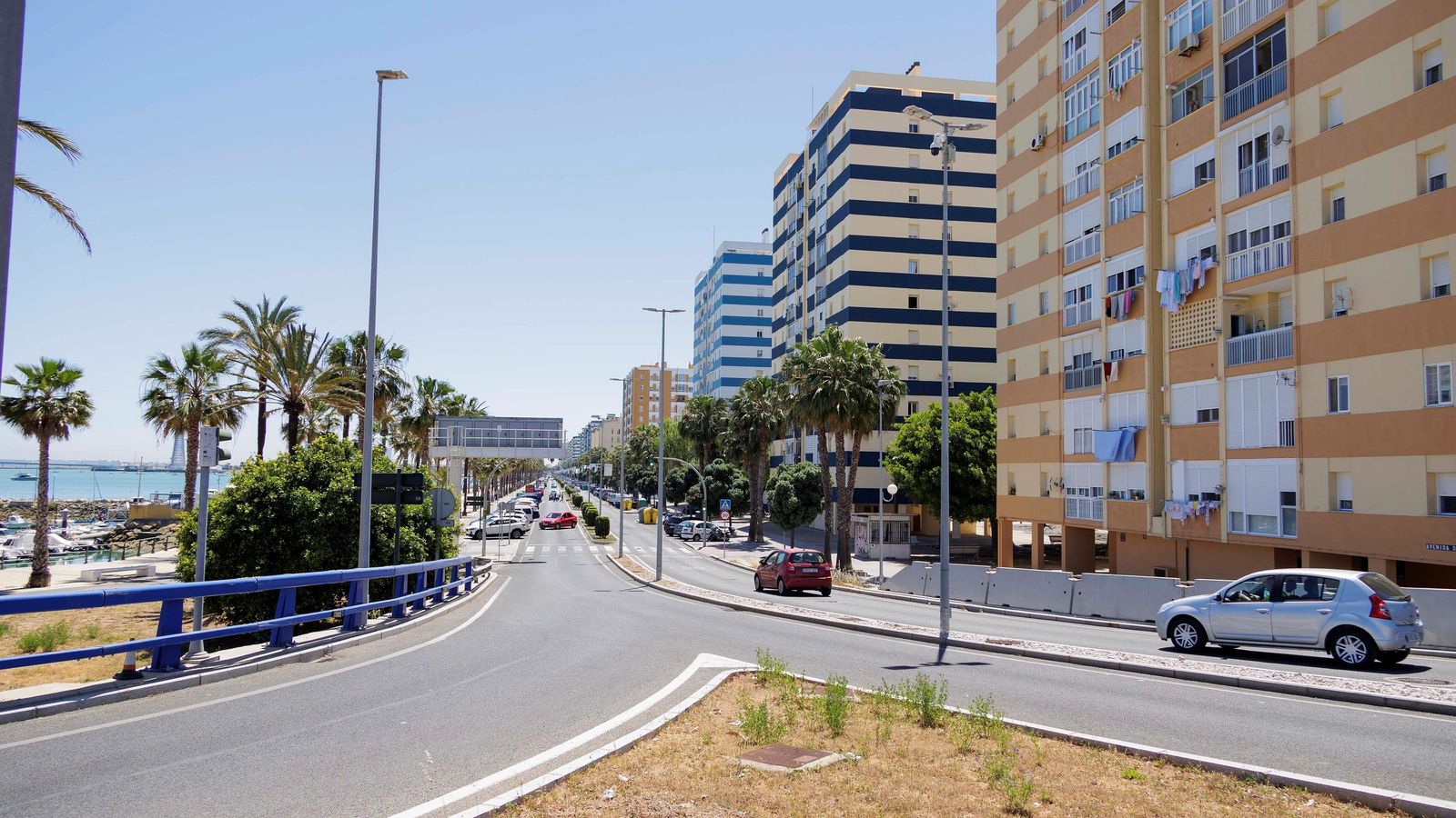 Conexión del Puente de la Constitución con la Barriada de la Paz Conexión del Puente de la Constitución con la Barriada de la Paz