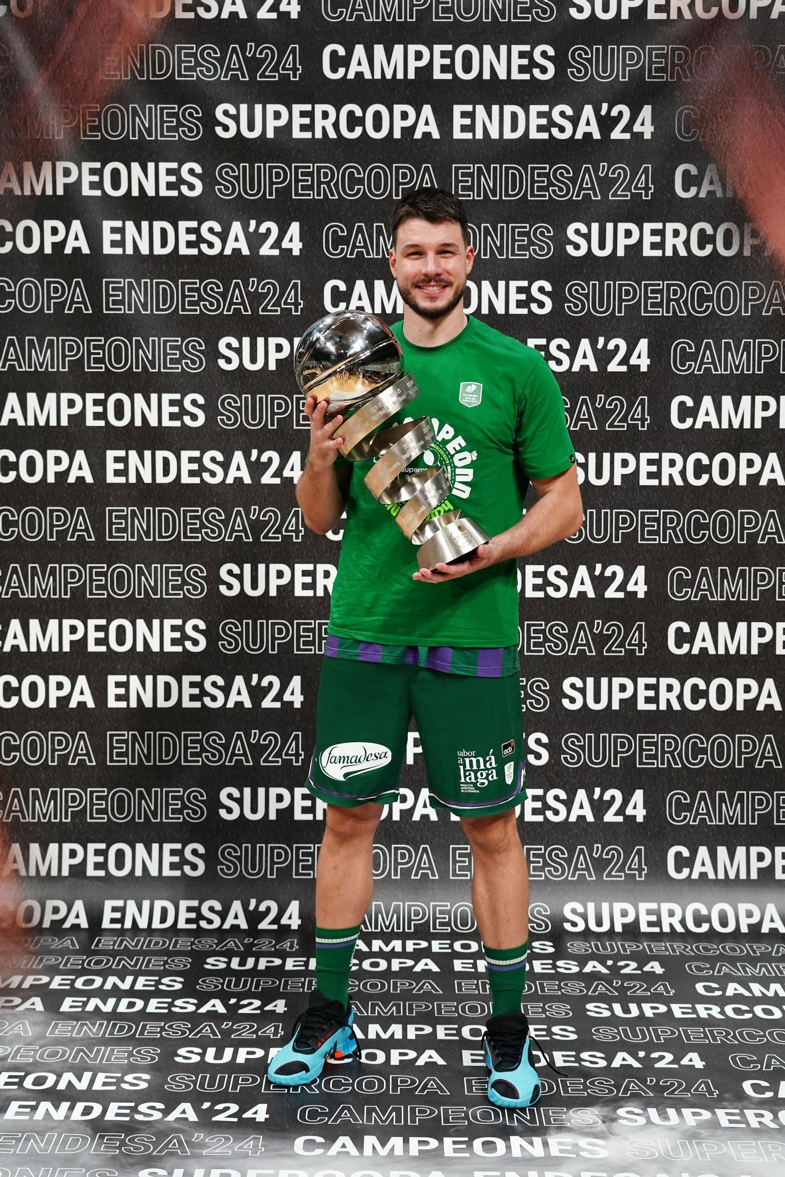 La sesión de fotos de los supercampeones de la ACB