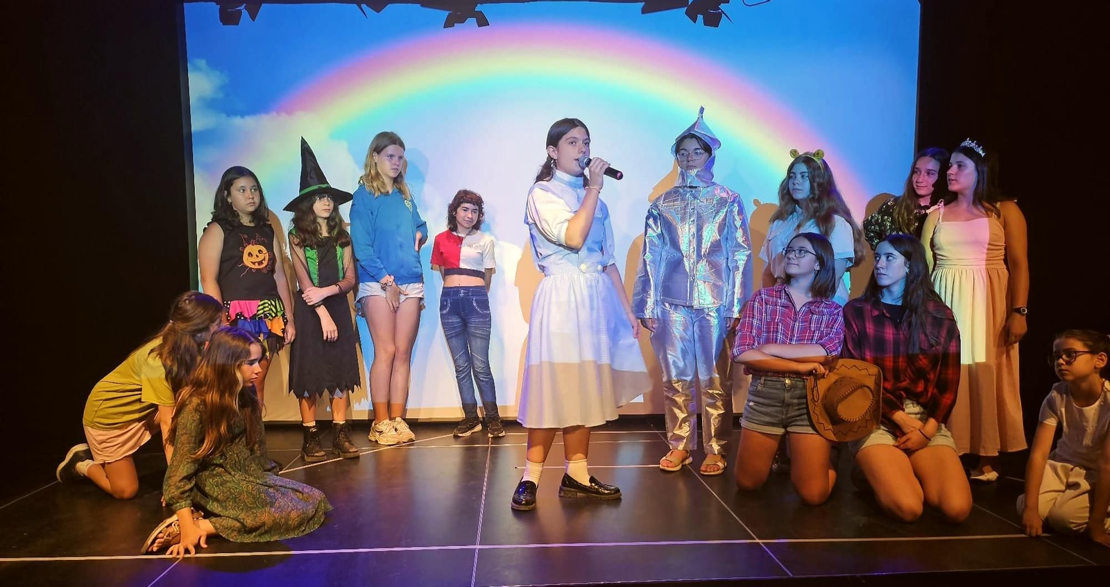 Los distintos grupos de La Paca se citan este mes de junio para representar las obras en las que han trabajado este curso.