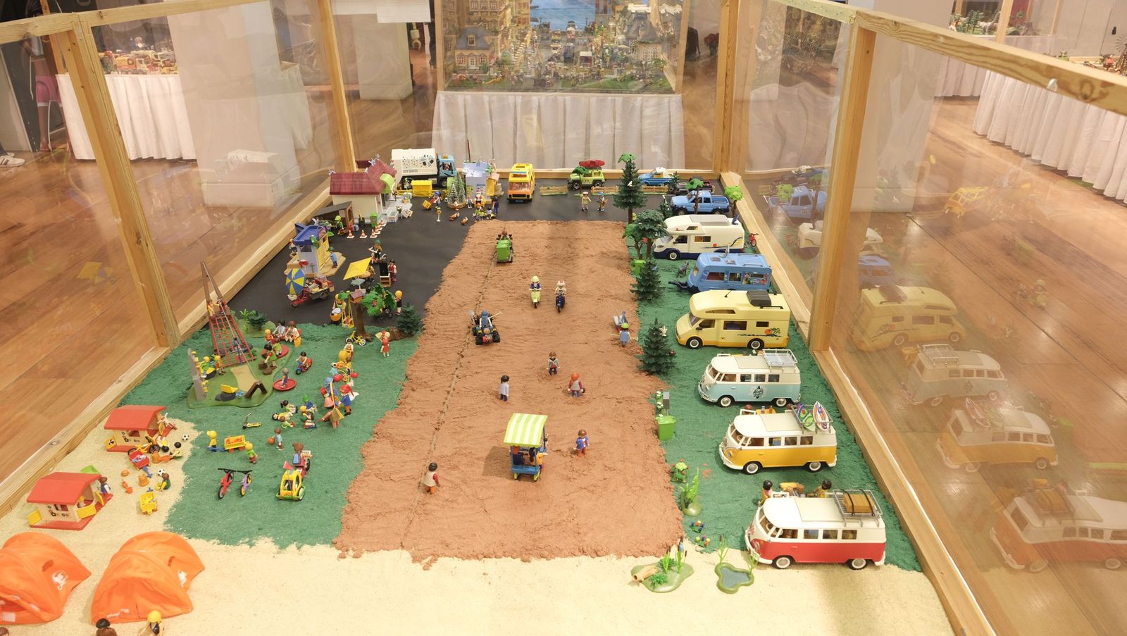 Exposición de Clicks de Playmobil contra el cáncer infantil, en fotos