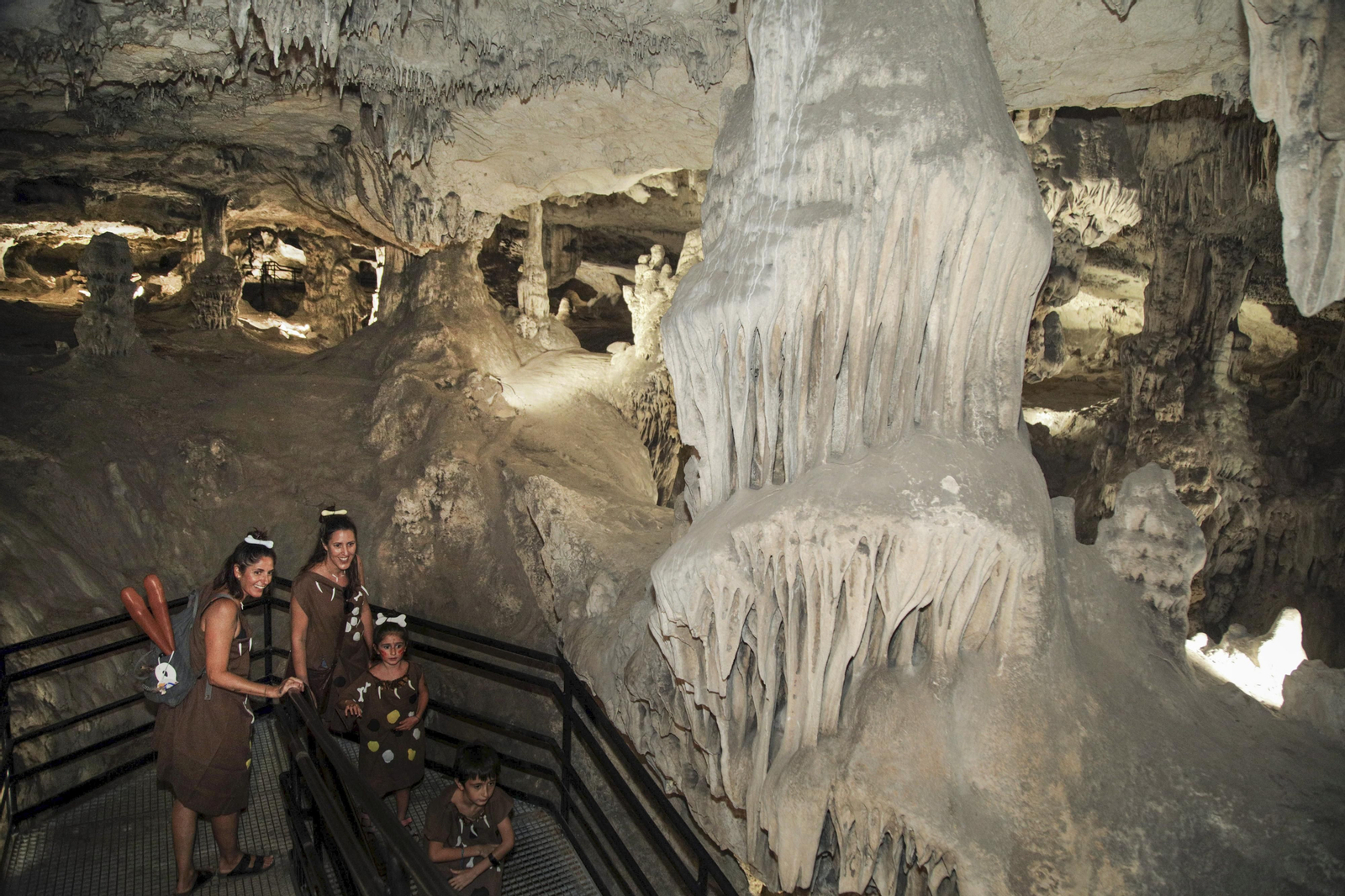 Píñar presume de pasado cavernícola para captar a los turistas de Granada