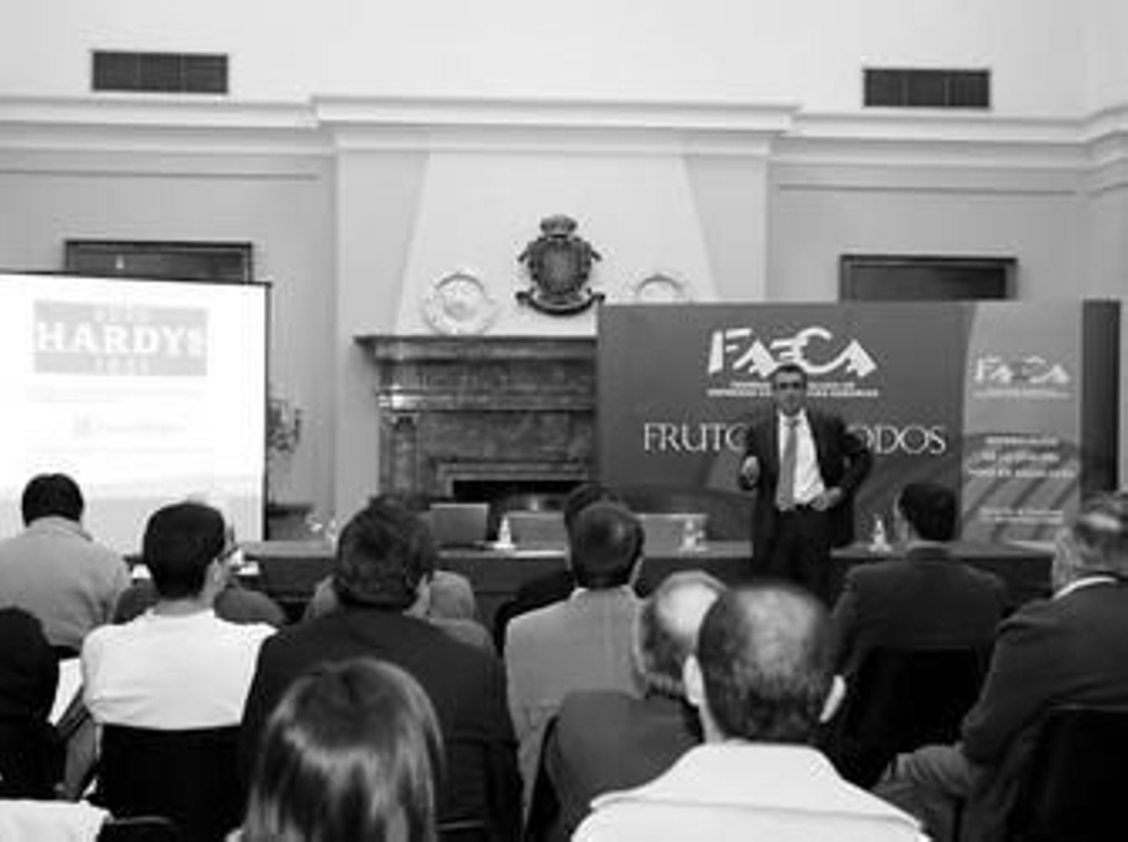 Representantes del sector vitivinícola, ayer en las jornadas sobre la OCM del vino organizadas por Faeca en la sede del Consejo Regulador.