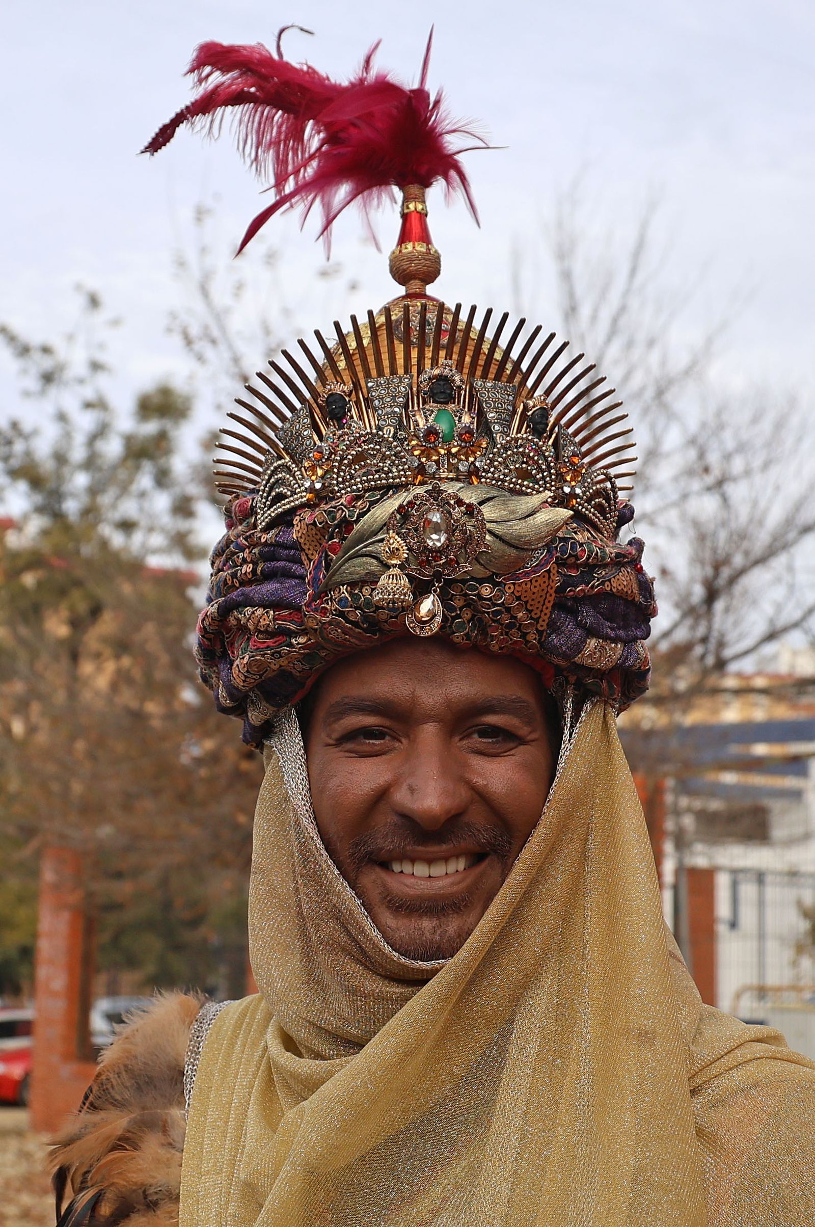 Reyes Magos de Huelva 2025: Imágenes de la visita al Asilo de Ancianos Santa Teresa de Jornet