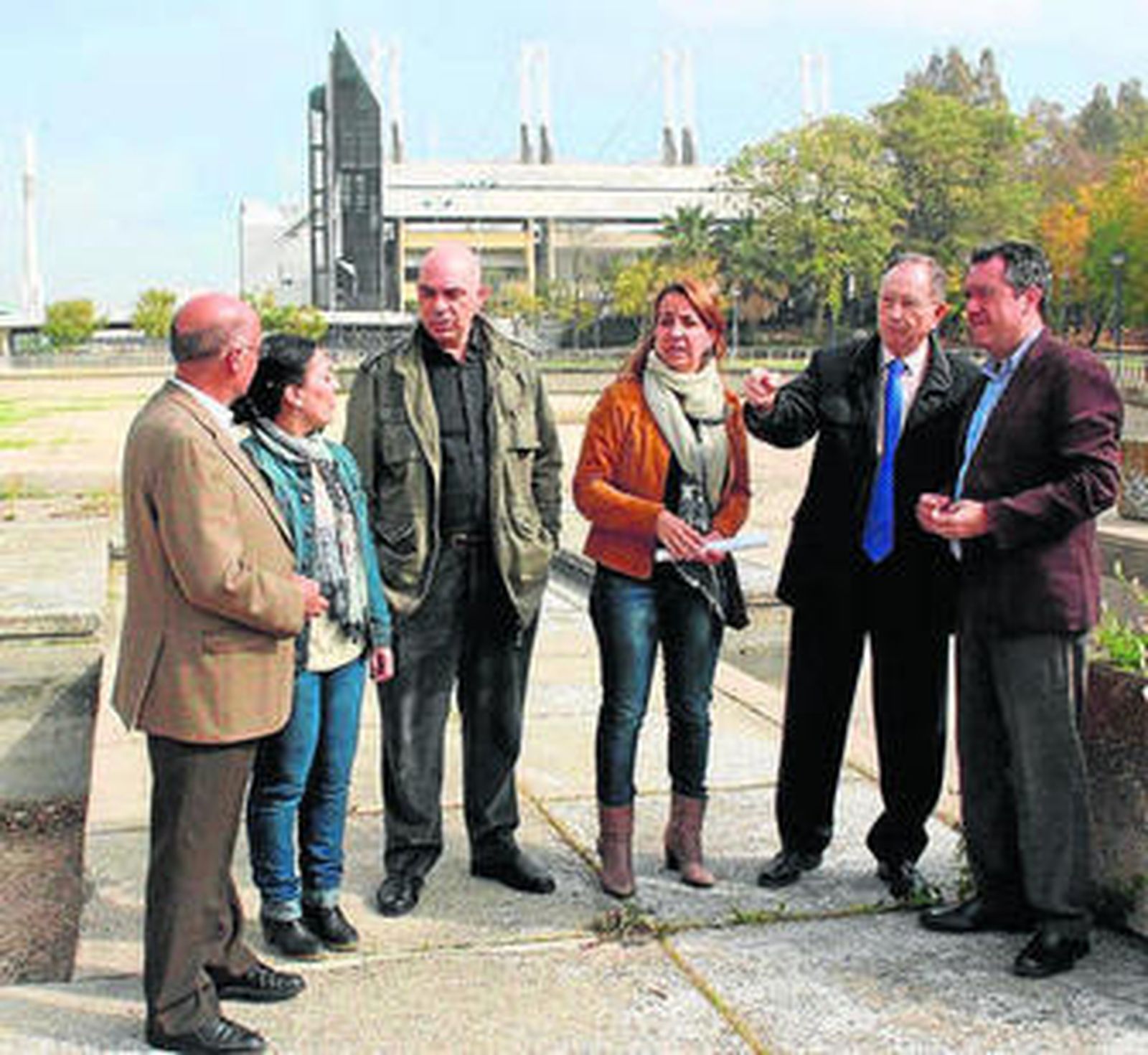Espadas y varios concejales socialistas visitaron ayer el Jardín Americano.