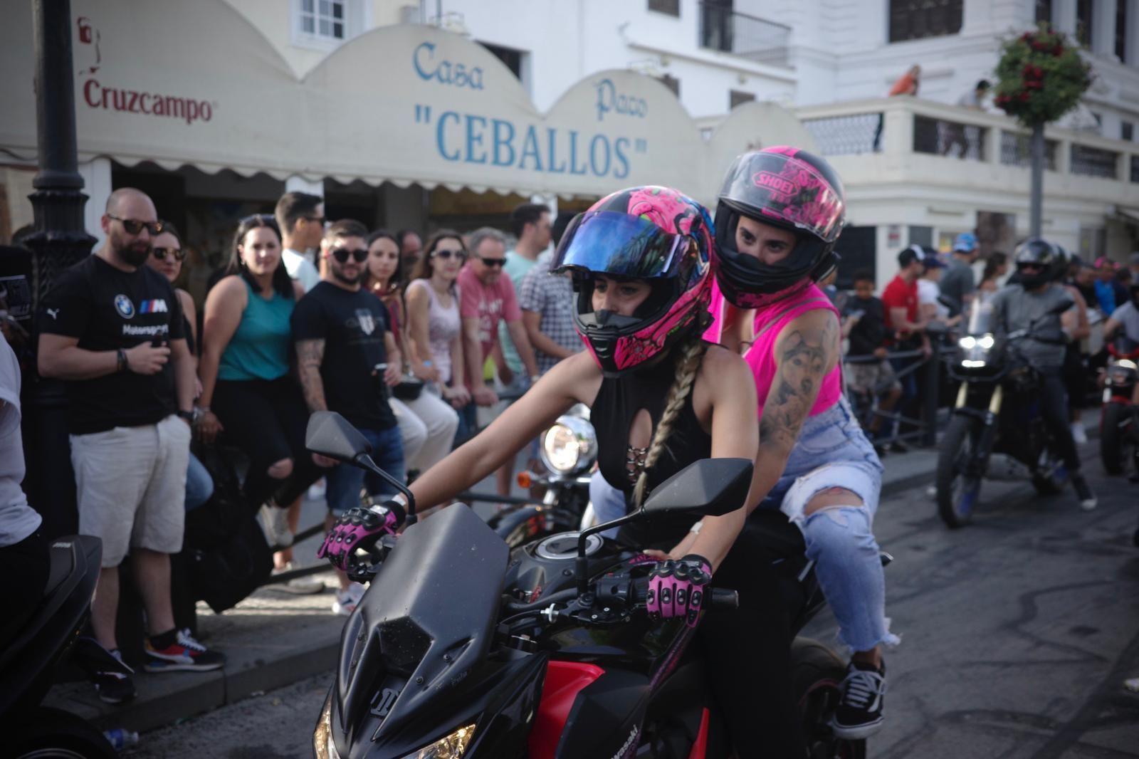 Las imágenes del sábado durante  la morotada en el Puerto de Santa María.