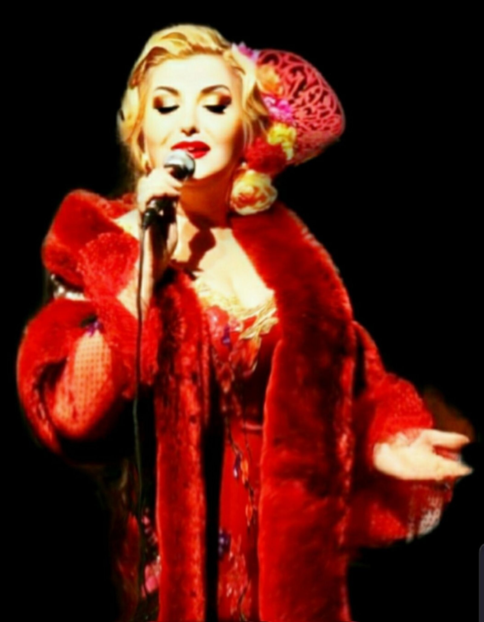 La artista, Patricia Vela.