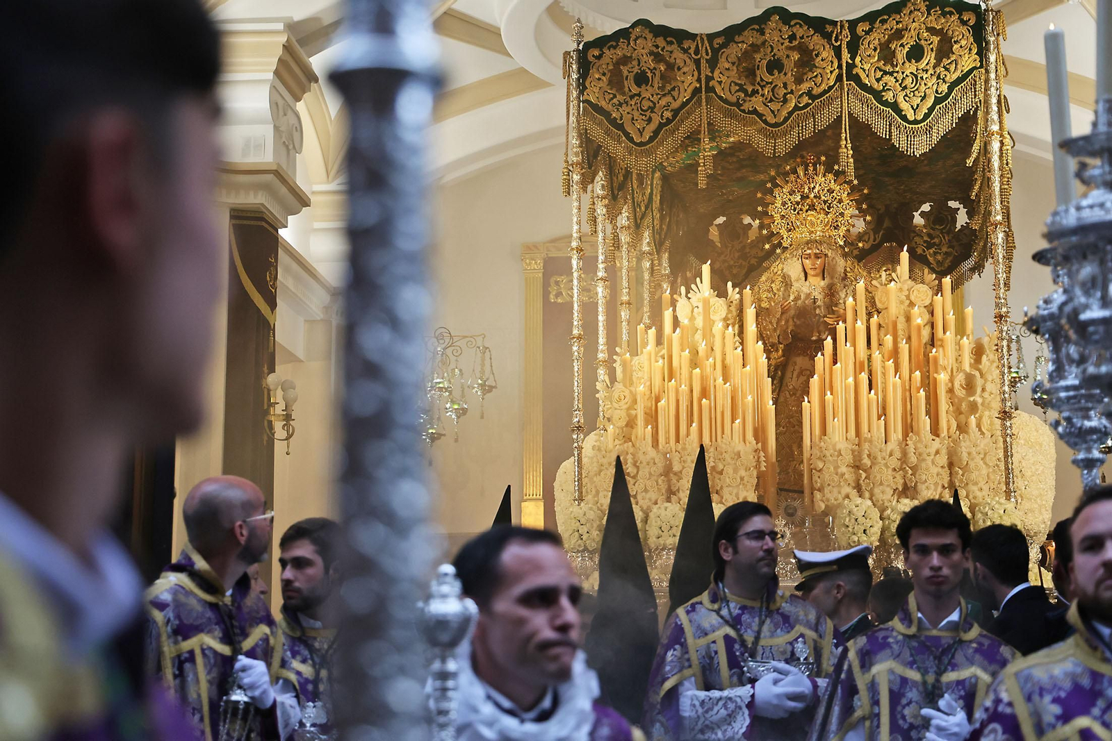 Miércoles Santo: La Hermandad de La Esperanza por las calles de Huelva