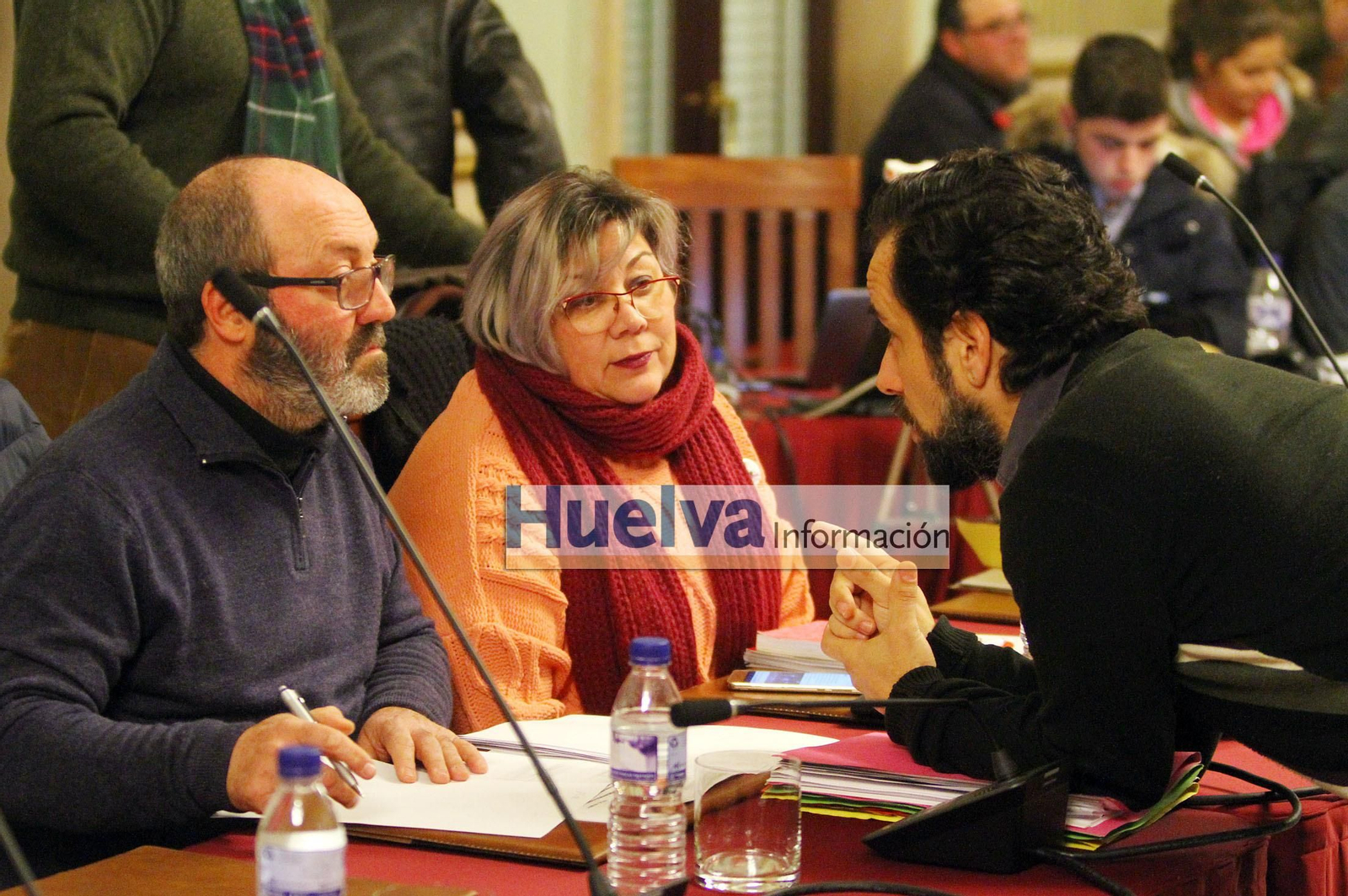 Imágenes del pleno en el ayuntamiento de Huelva para aprobar el pago de la deuda del Recre con Hacienda.