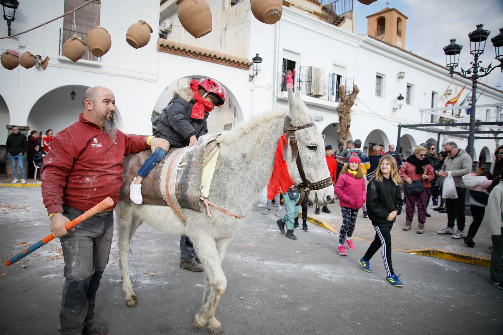 Las mejores imágenes del cierre de fiestas en Fiñana con "Las Ollas"