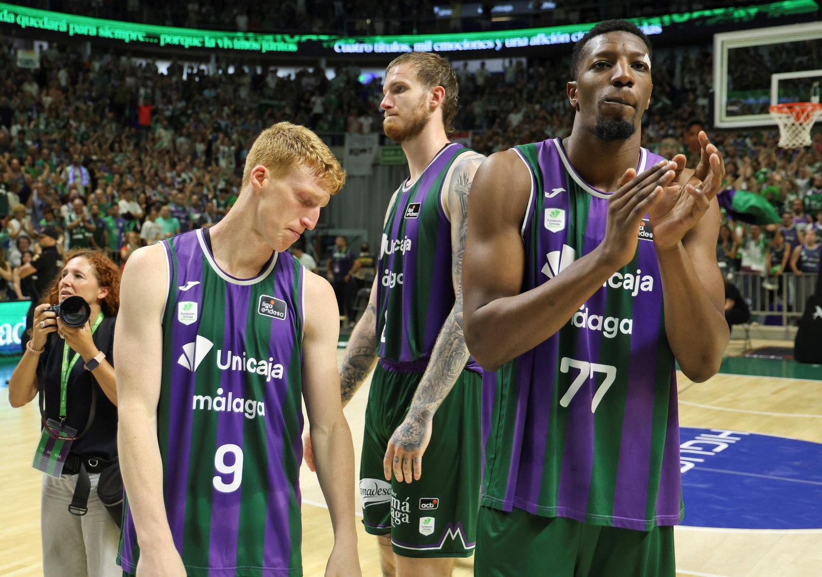 Piel de gallina con el adiós del Carpena al Unicaja