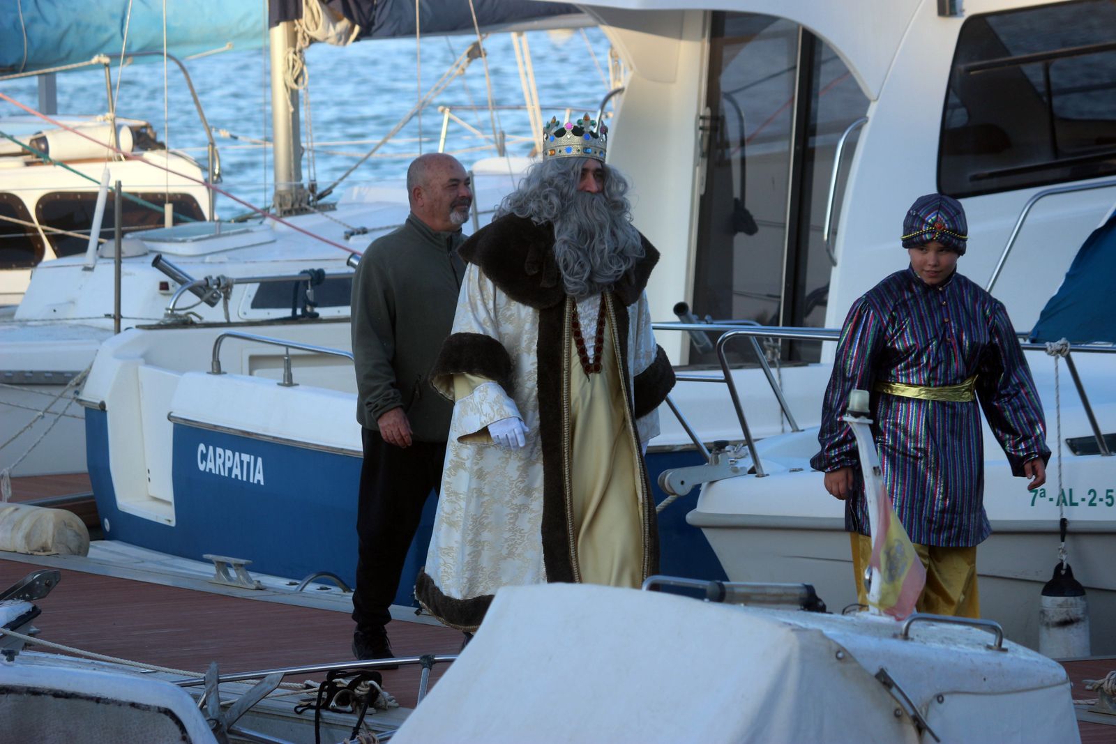 Los Reyes Magos visitan la barriada Río San Pedro