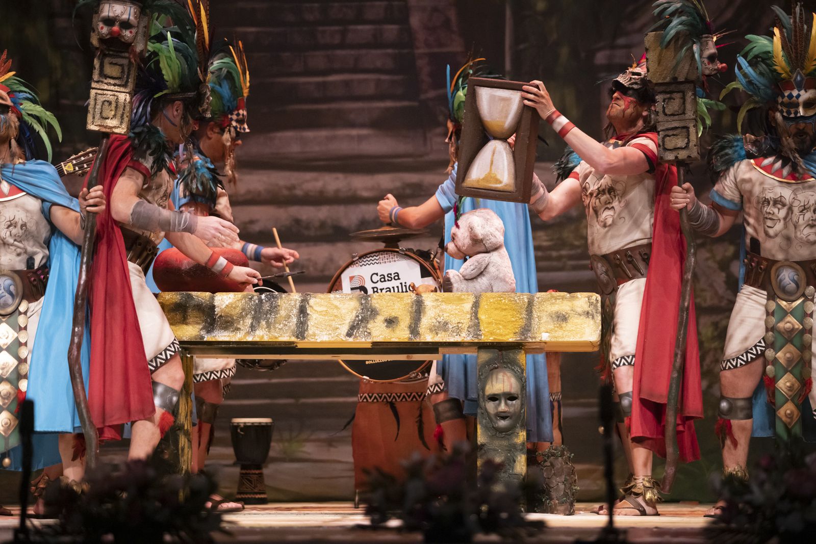 Imágenes de la actuación de la comparsa de Bollullos "El sacrificio" en el Carnaval Colombino