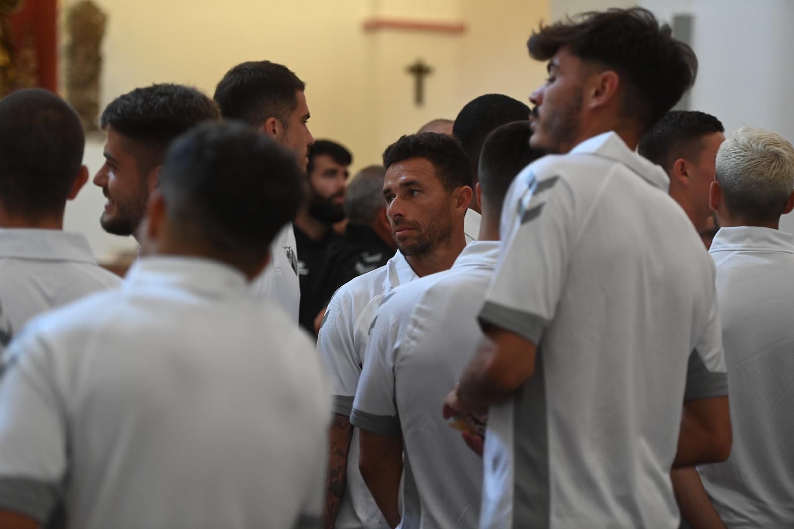 La ofrenda floral del Málaga CF a la Divina Pastora, en fotos