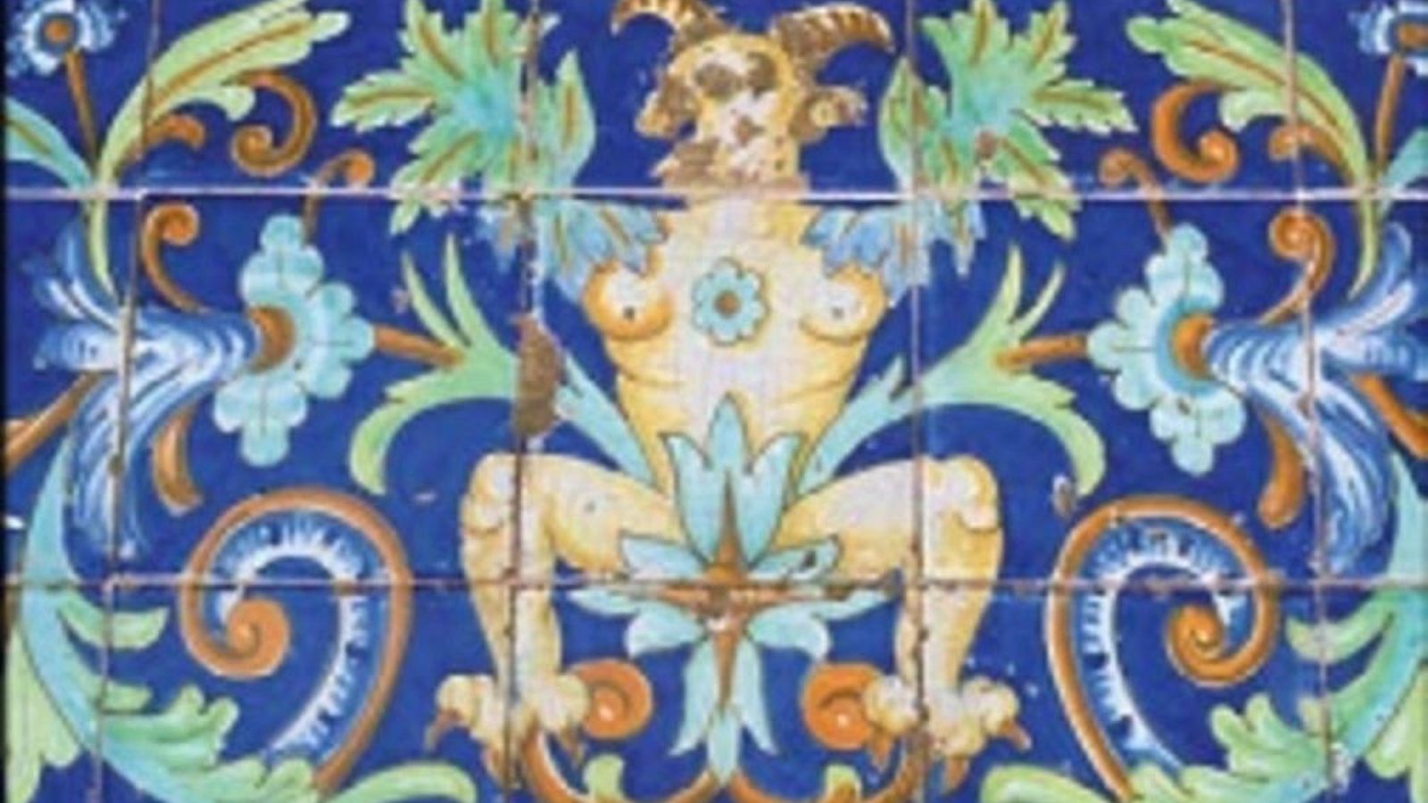 . Damnatio Memoriae sobre “La Cabra”. Asiento de un banco perimetral de la Plaza Alta.