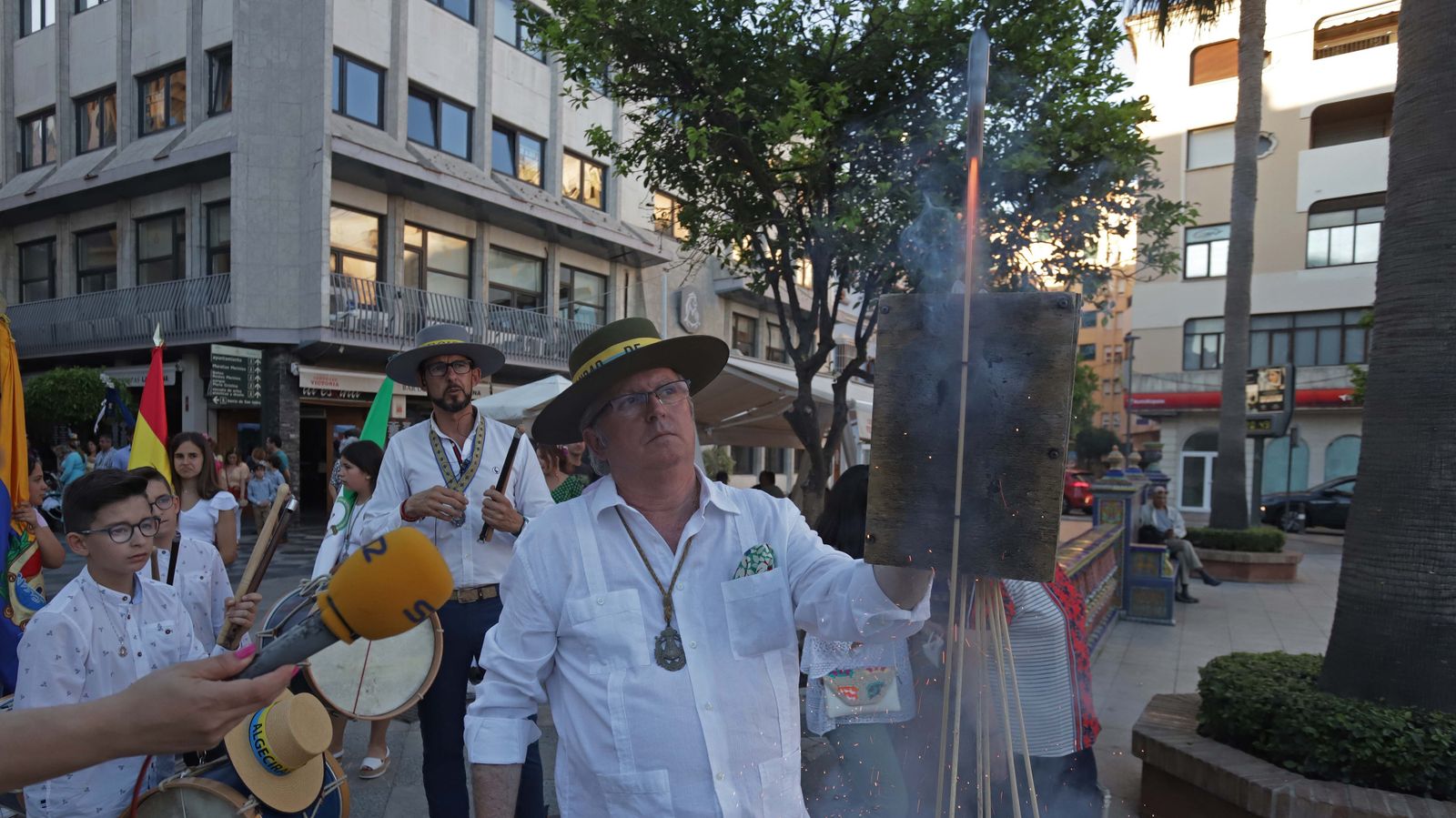 Entrega de la Medalla de la ciudad a la hermandad del Rocío de Algeciras