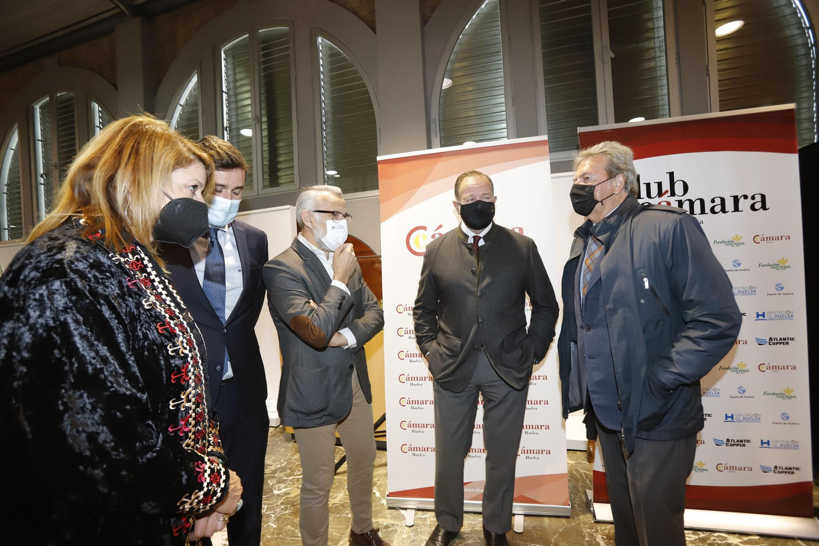 Imágenes de las jornadas del encuentro ‘Pasado, presente y futuro de la Minería Metálica en Huelva’,  en las cocheras del Puerto