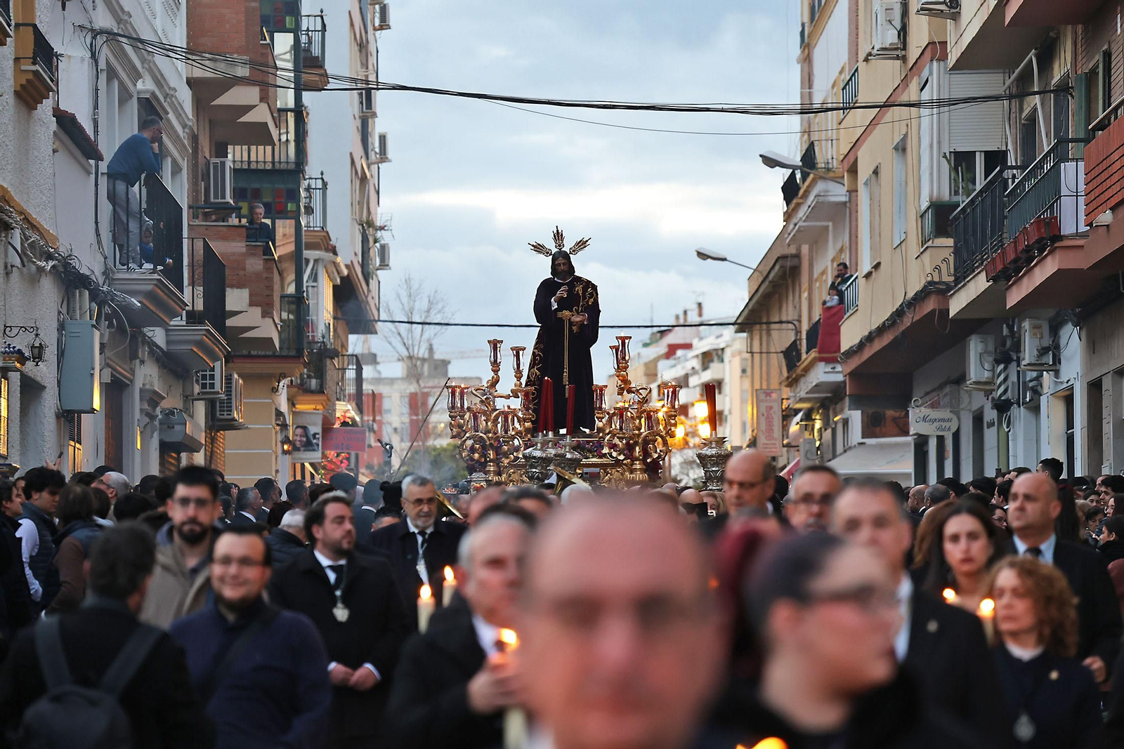 Imágenes del Vía Crucis del Consejo de Cofradías y Hermandades de Huelva