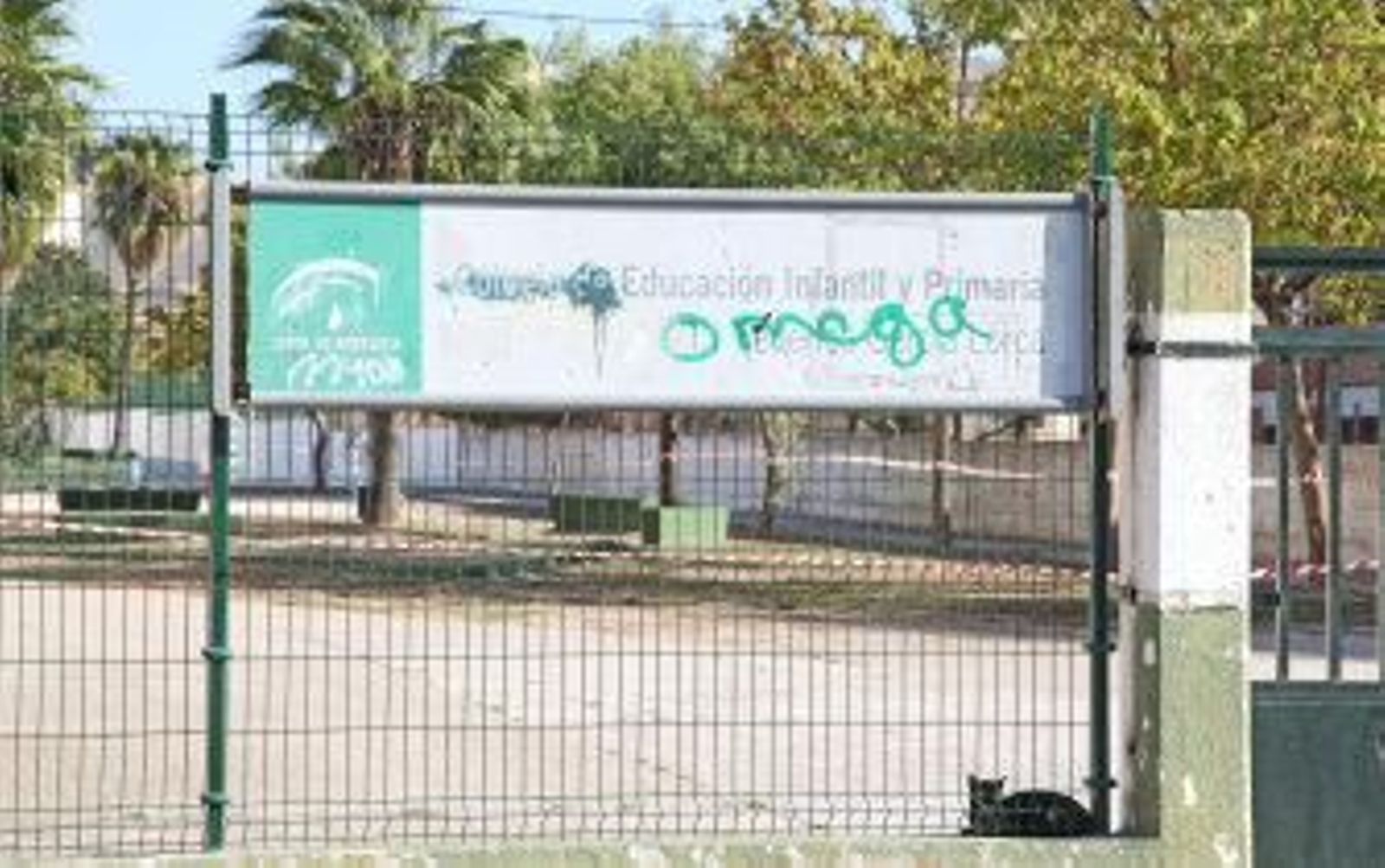 Las pulgas obligan a cerrar el García Lorca de forma preventiva
