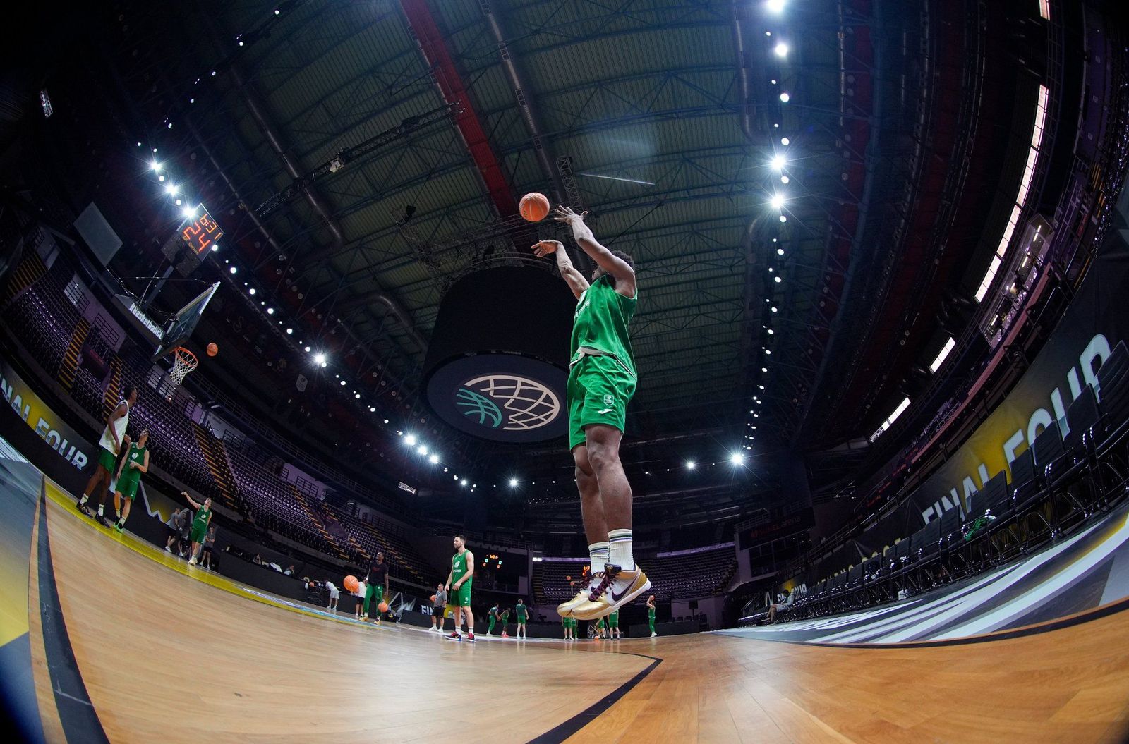 El Unicaja al fin conoce el Sunel Arena