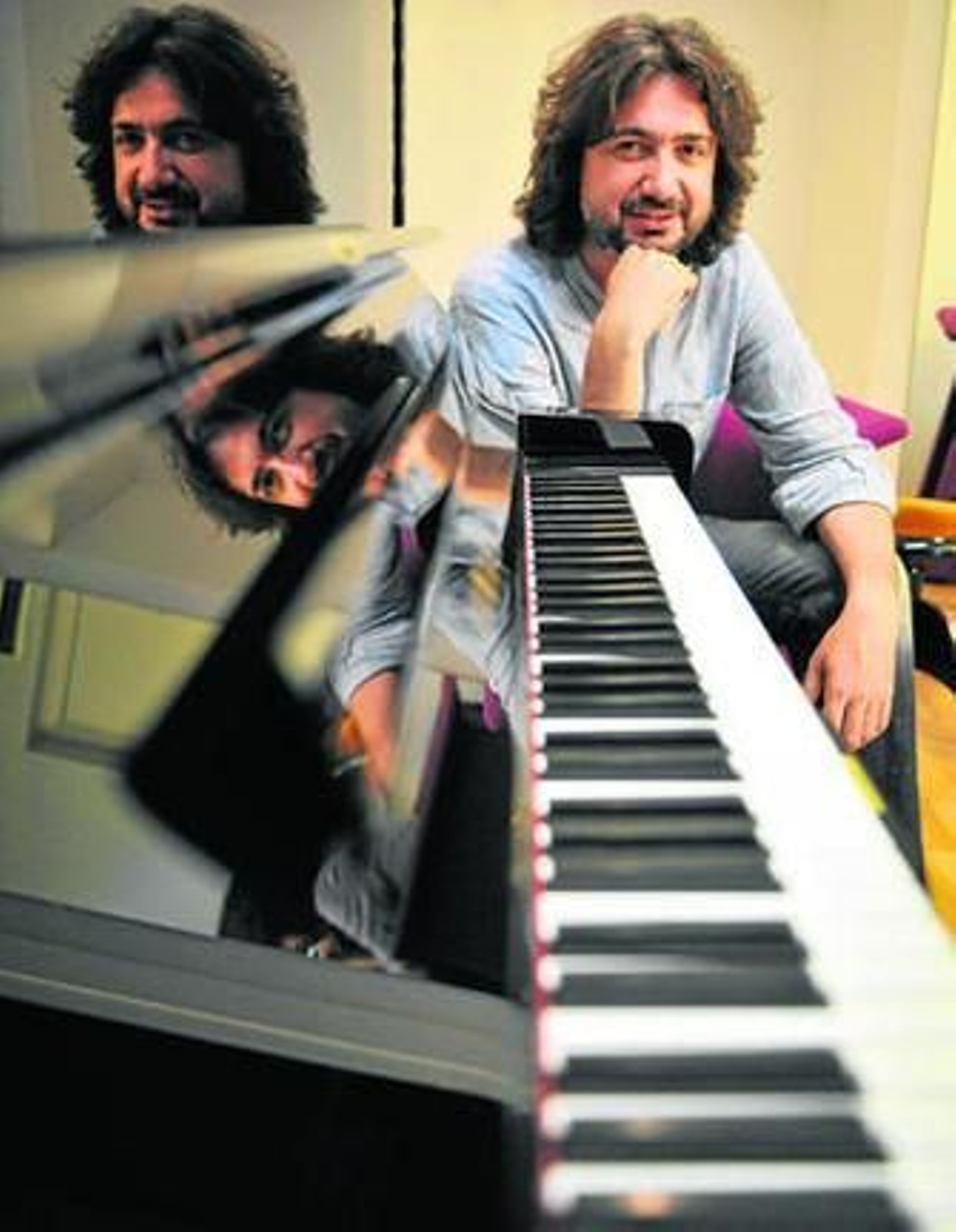El tenor barcelonés David Alegret, ayer, en su camerino del Teatro de la Maestranza.