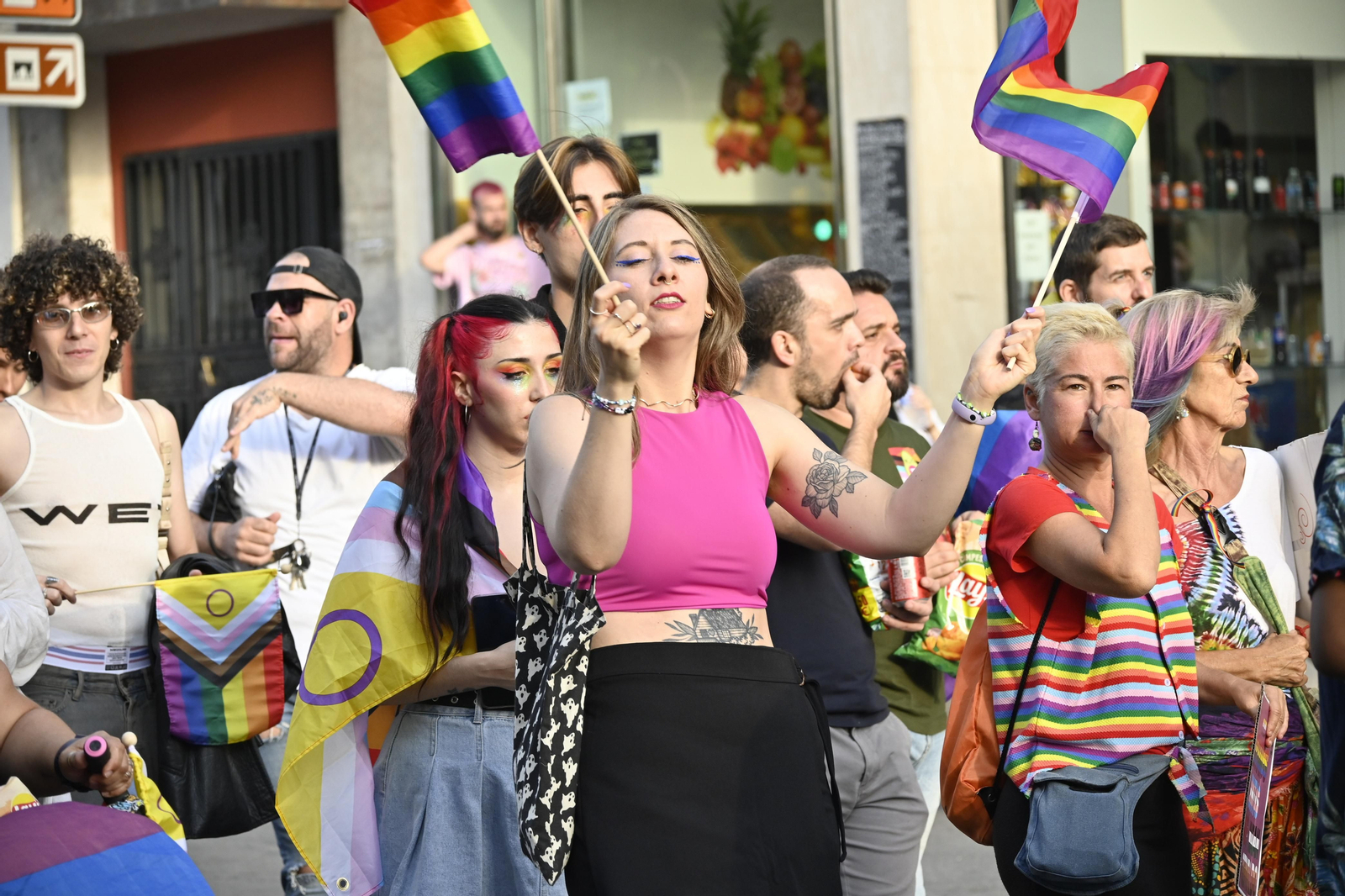 Las mejores imágenes de la manifestacióndel del Orgullo LGTBI en Huelva
