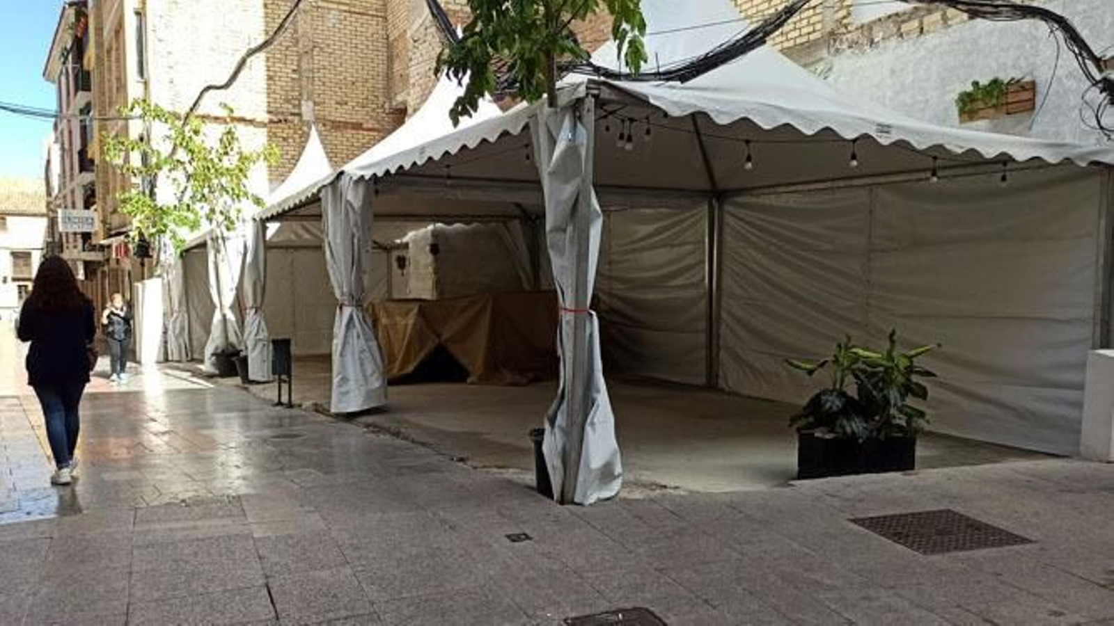 Una de las terrazas anexas instaladas en el centro de Lucena.