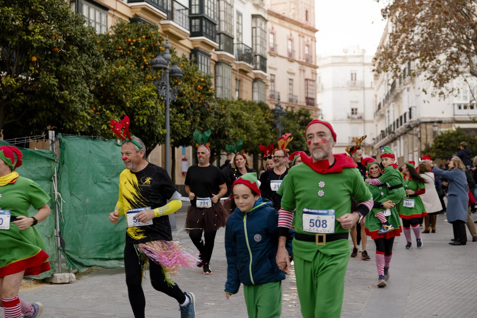 Las mejores imágenes de la carrera popular San Silvestre Gaditana 2024