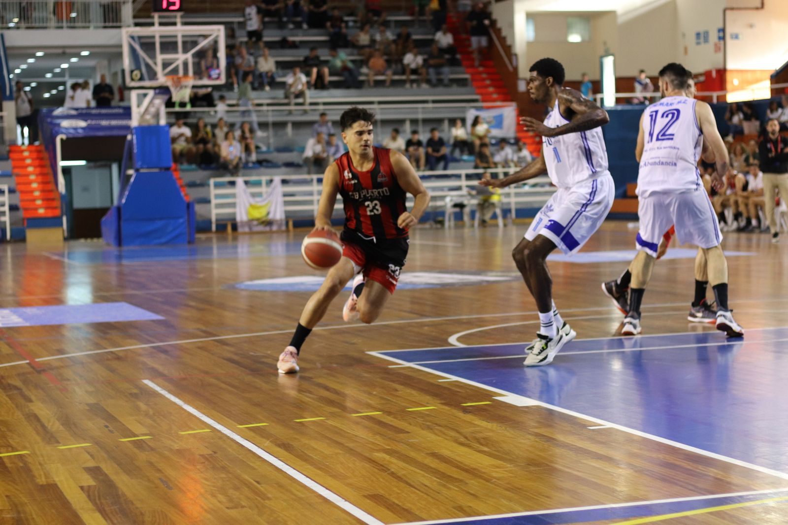Imágenes de la primera jornada de la fase final a LEB Plata: CB Puerto Sagunto vs Ciudad de Huelva
