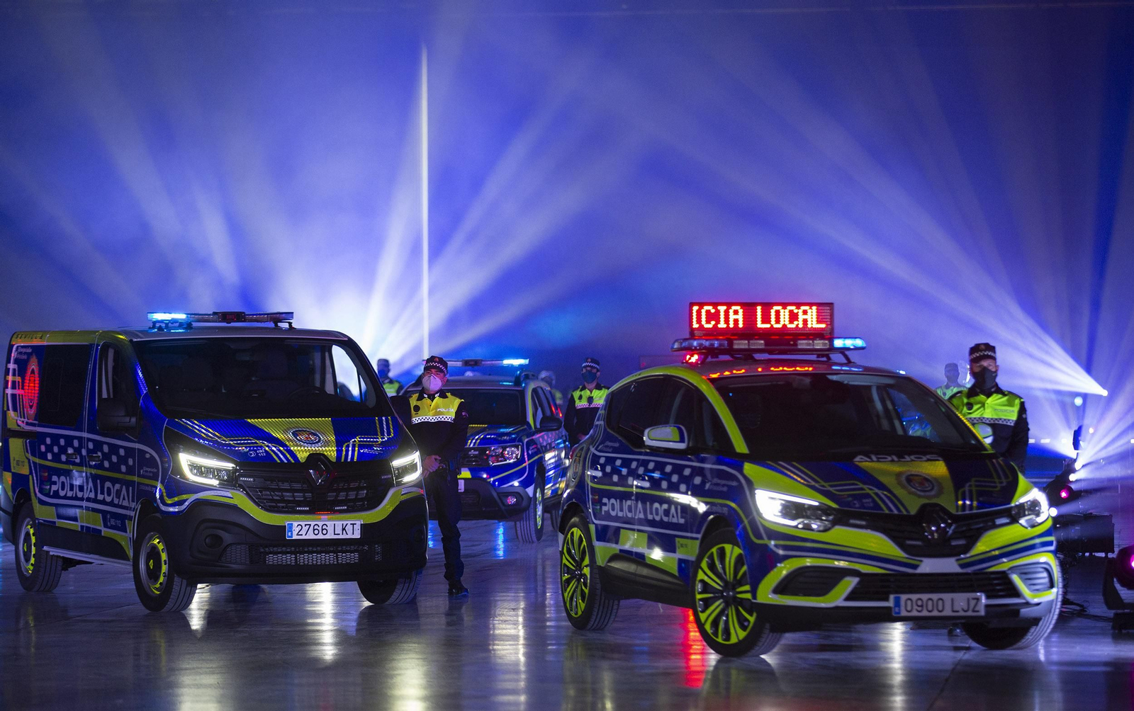 La presentación de los nuevos vehículos de la Policía Local de Sevilla, en imágenes