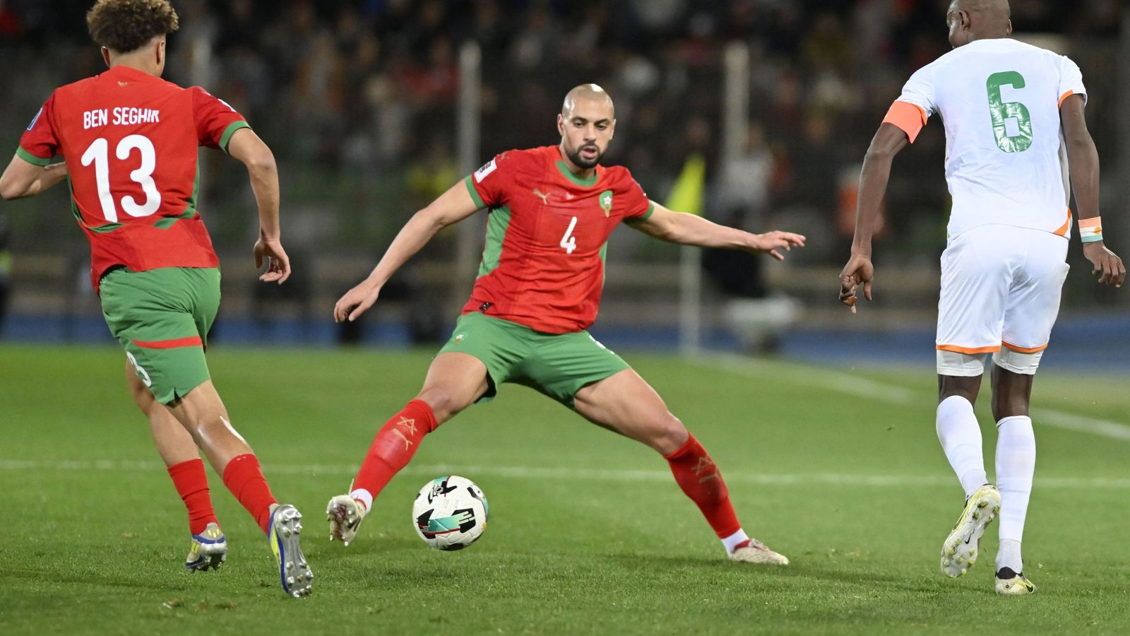 Amrabat, en un encuentro con Marruecos.