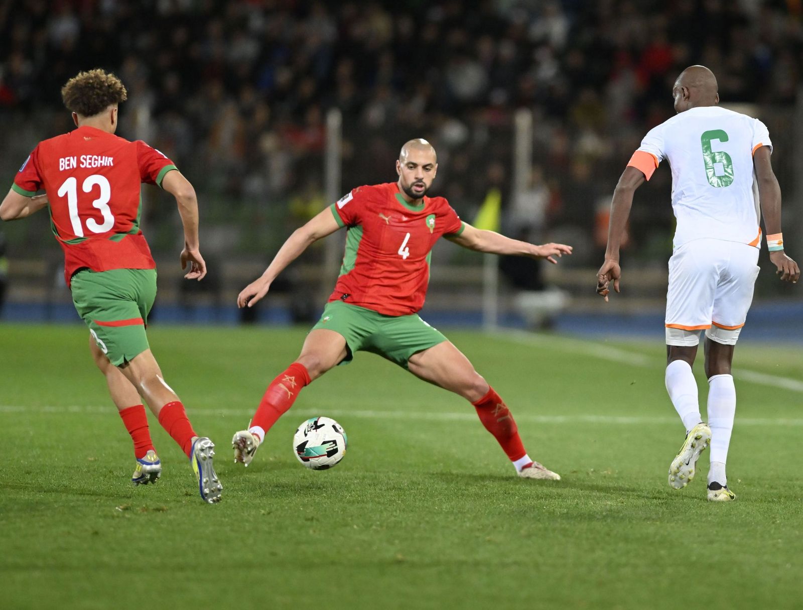 Amrabat, en un encuentro con Marruecos.