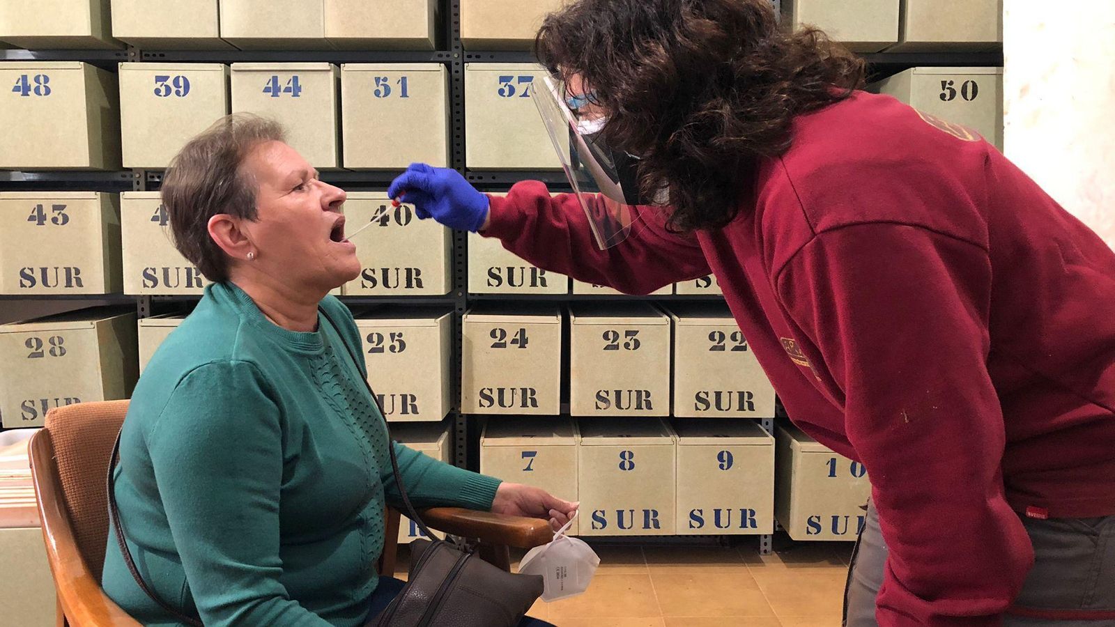 Toma de muestras genéticas a Dolores García