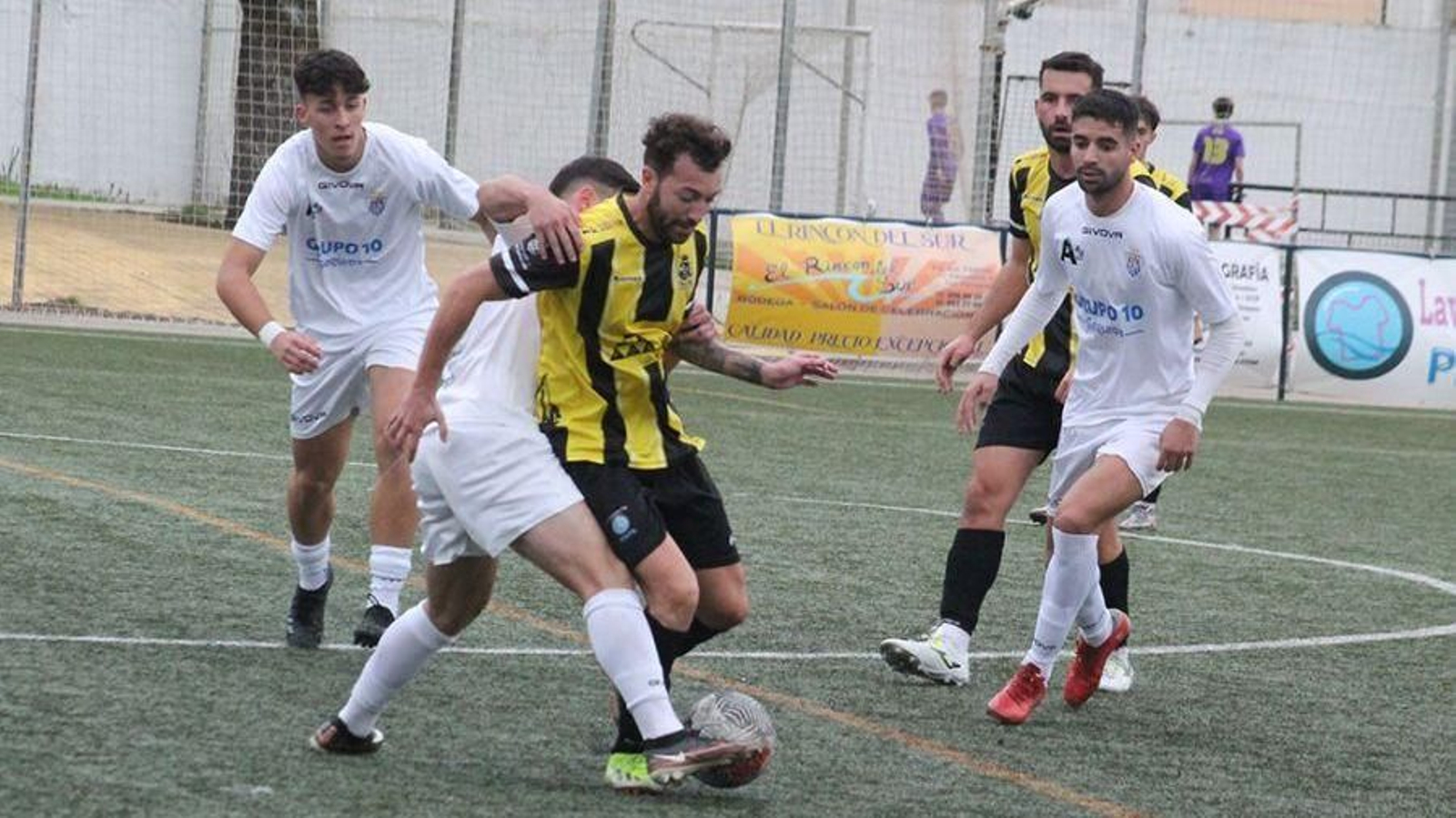 El mediapunta chiclanero Legupín se ha covertido en el último refuerzo del Jerez Industrial.