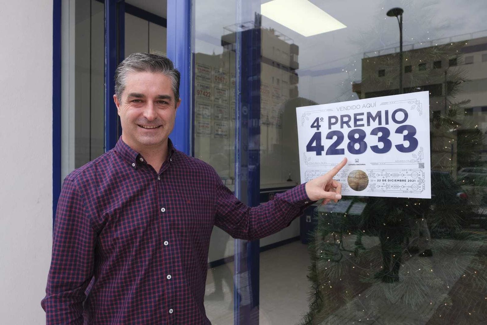 Juanjo, el lotero de Aguadulce que ha repartido 200.000 euros.