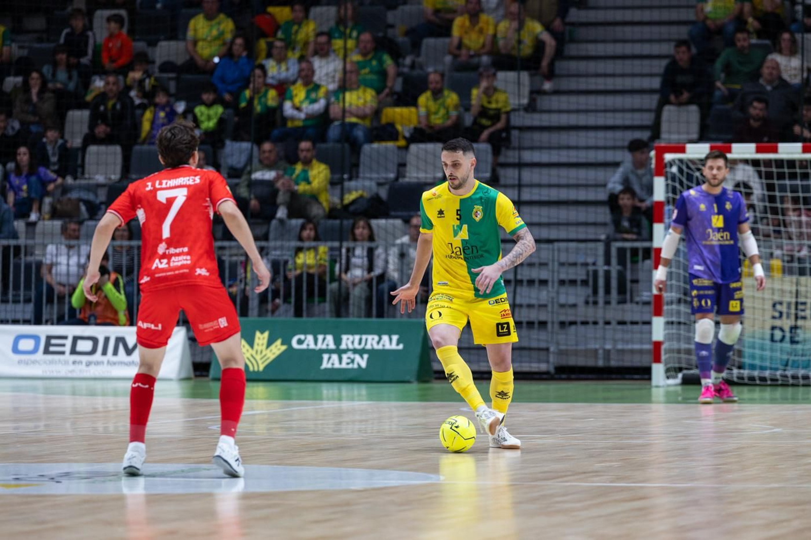 En imágenes: la afición y mejores jugadas del Jaén FS - Jimbee Cartagena