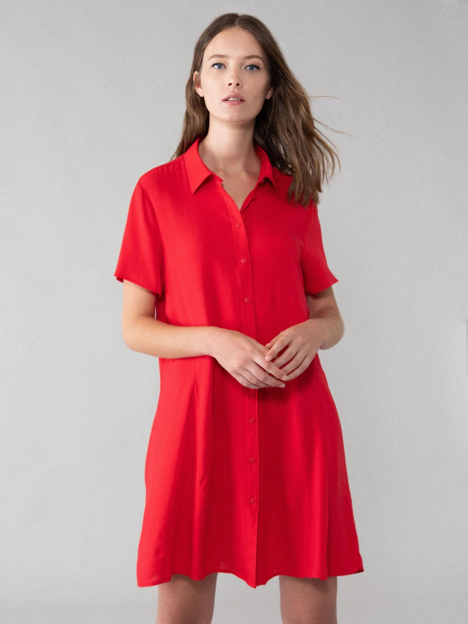 Los 20 vestidos que demuestran que el rojo es el color de la temporada