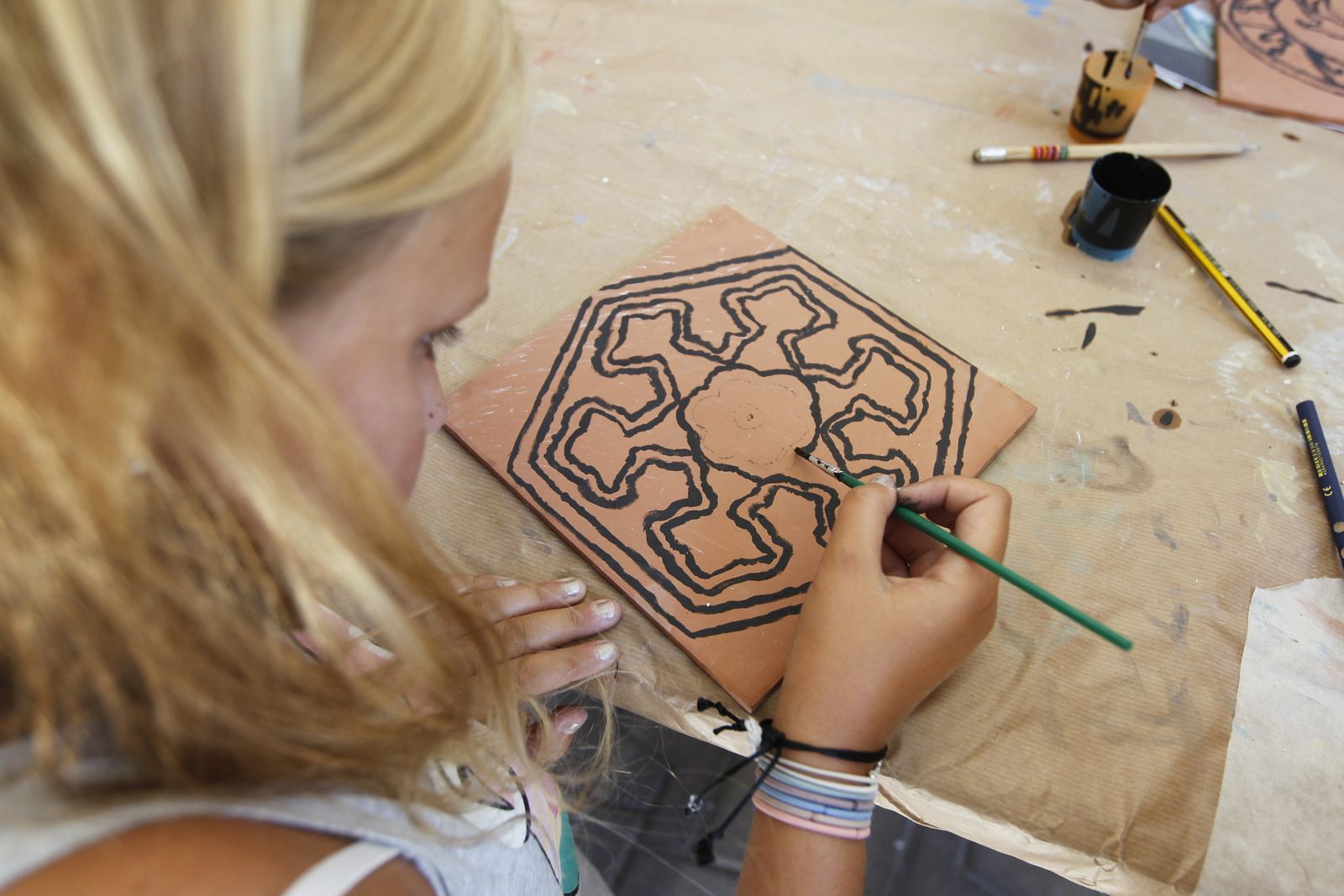 Taller cuerda-seca alfarería. Feria de Almería 2019