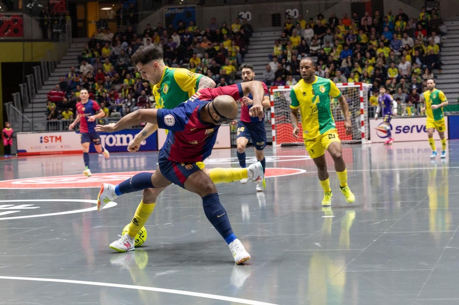 El éxtasis de la victoria copera del Jaén Paraíso Interior FS sobre el Barça, en imágenes