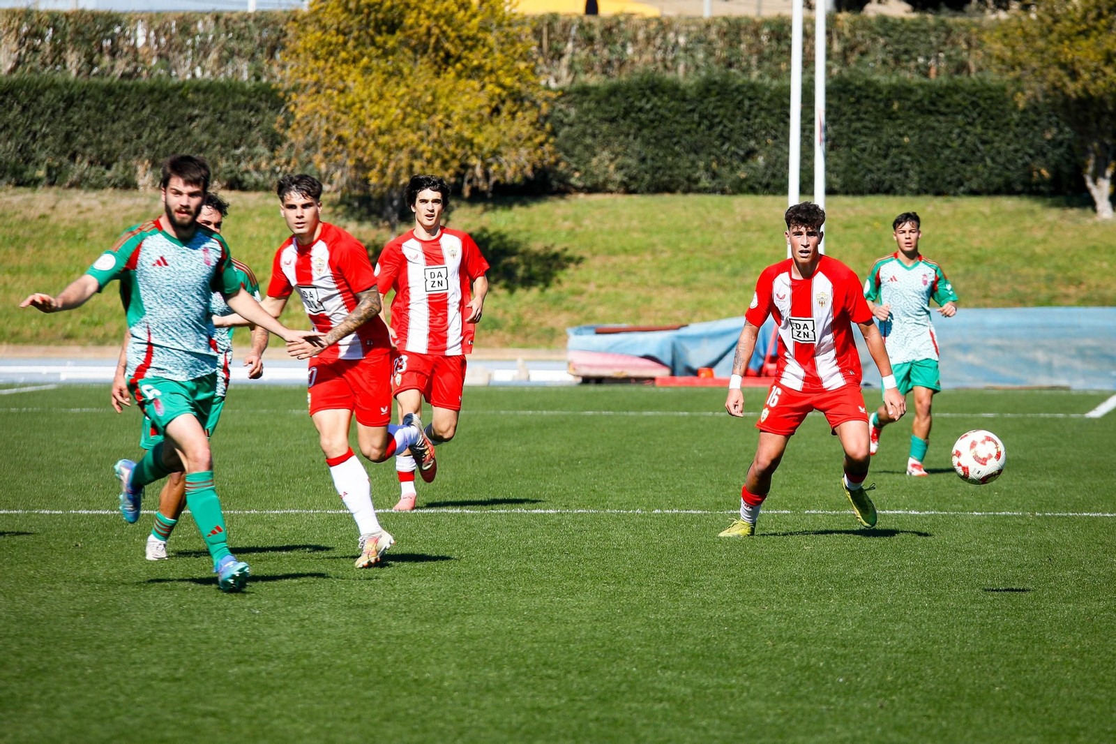Las imágenes de Segunda RFEF entre Almeria B y recreativo de Granada