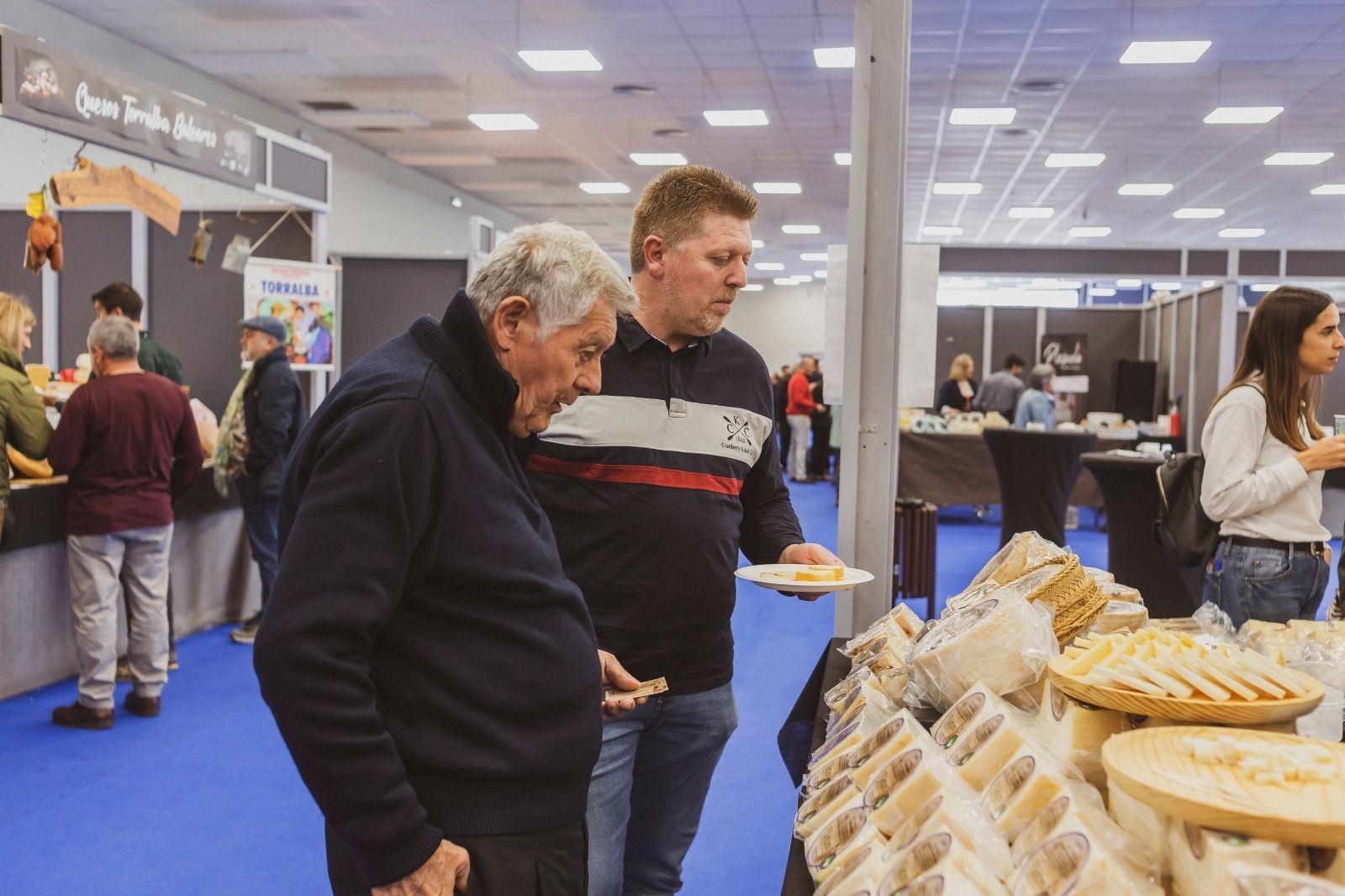 Un recorrido en imágenes por la Feria del Queso de Los Pedroches en Hinojosa del Duque